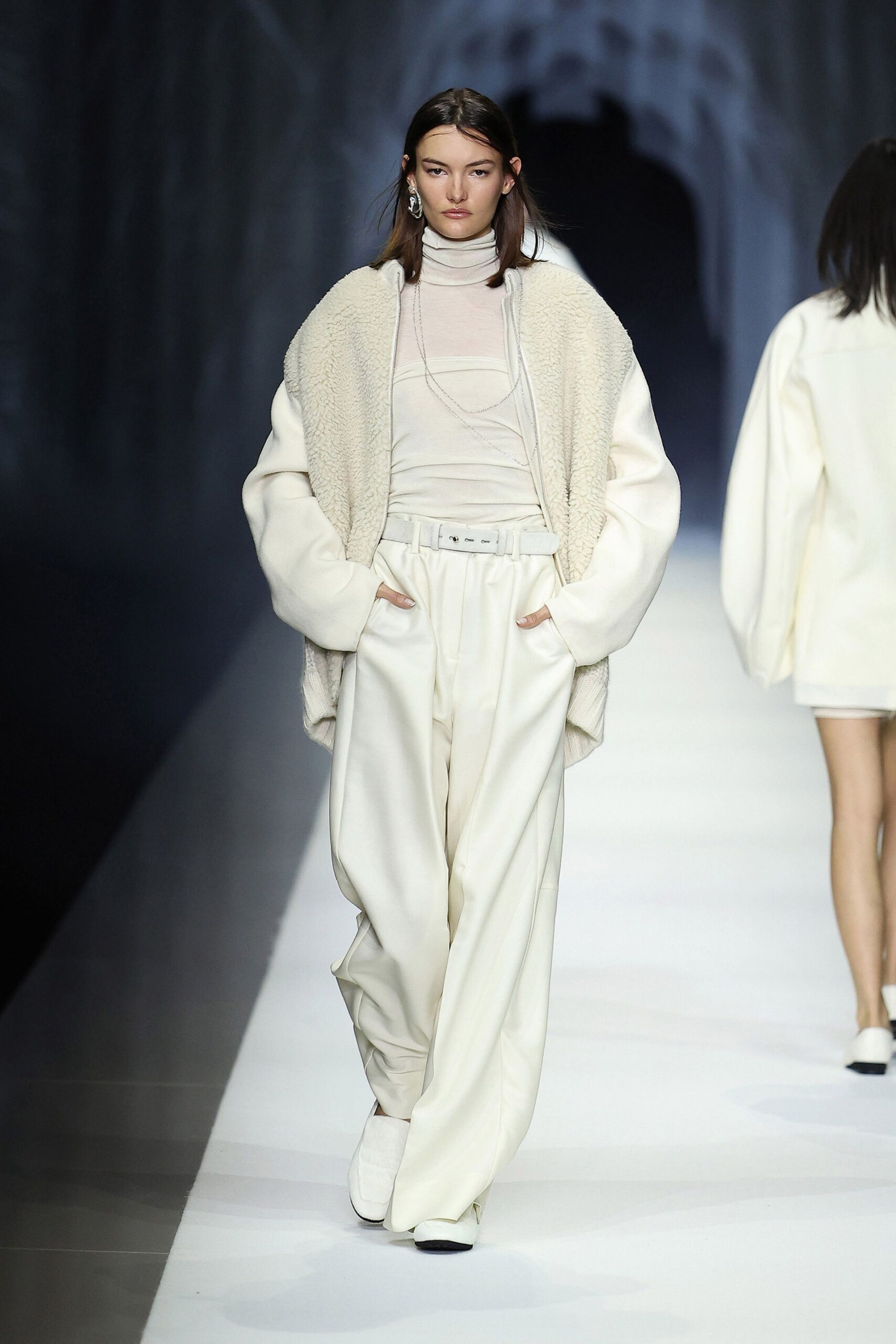 white faux-fur long-sleeve oversized jacket
