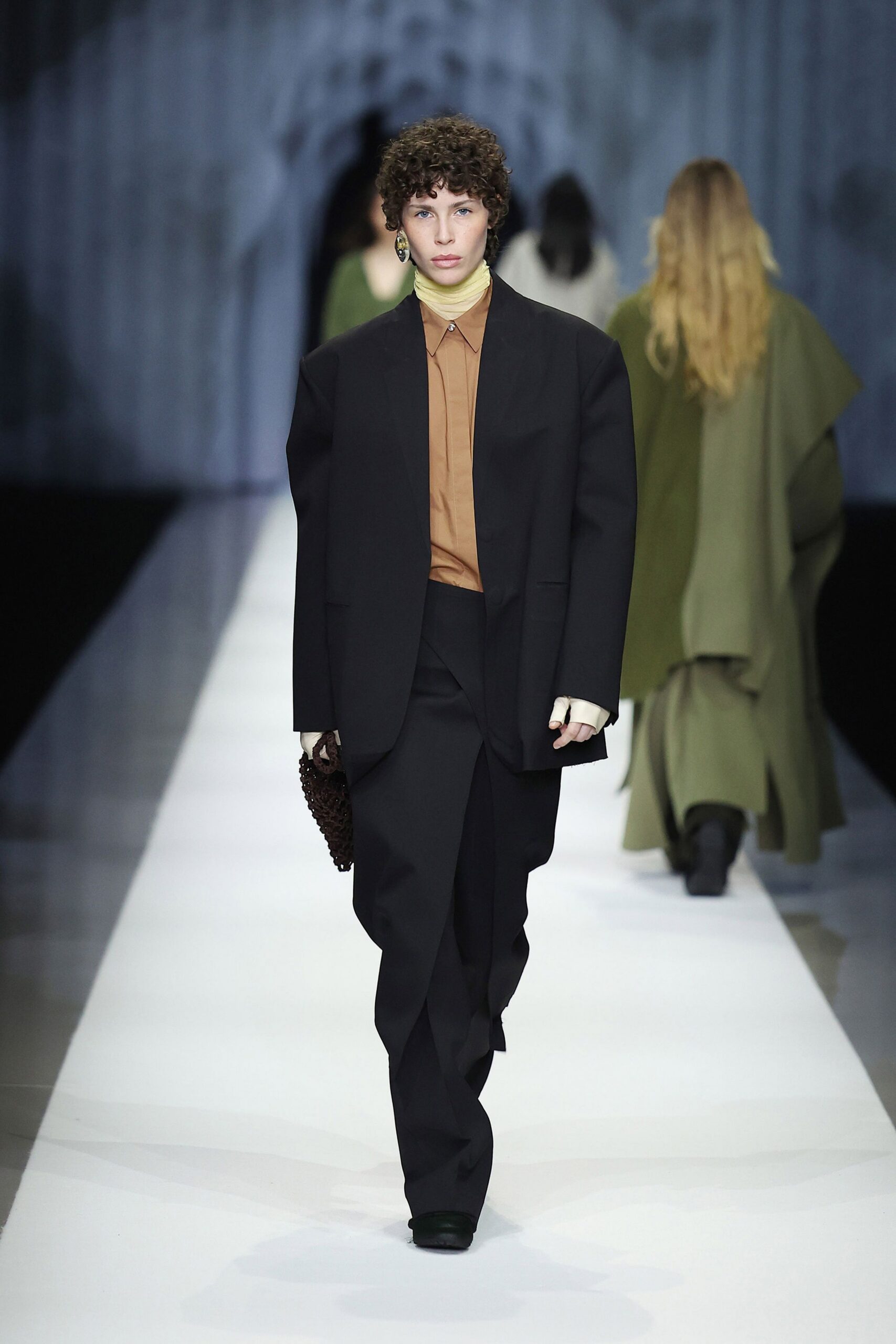 oversized black blazer with brown shirt