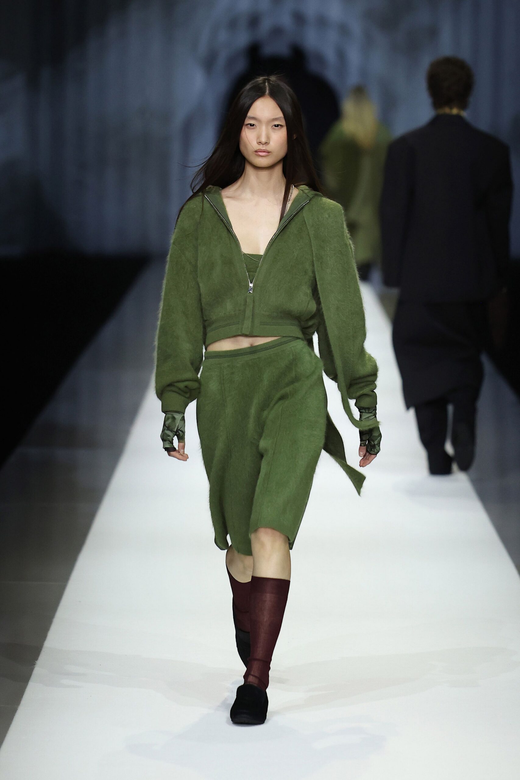 green wool long-sleeve hooded fitted cropped hoodie