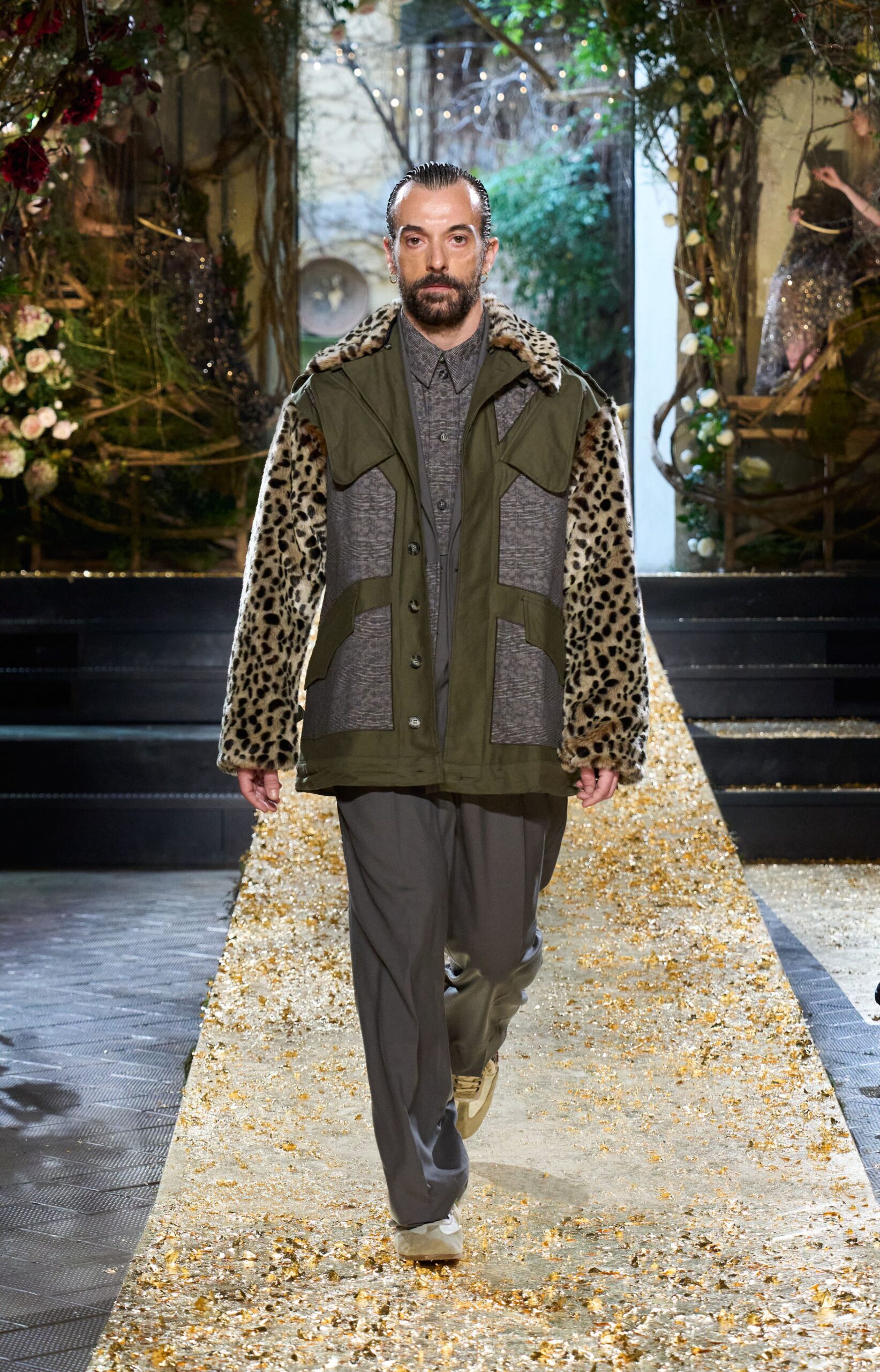green faux-fur long-sleeve collared relaxed animal-print zippered jacket