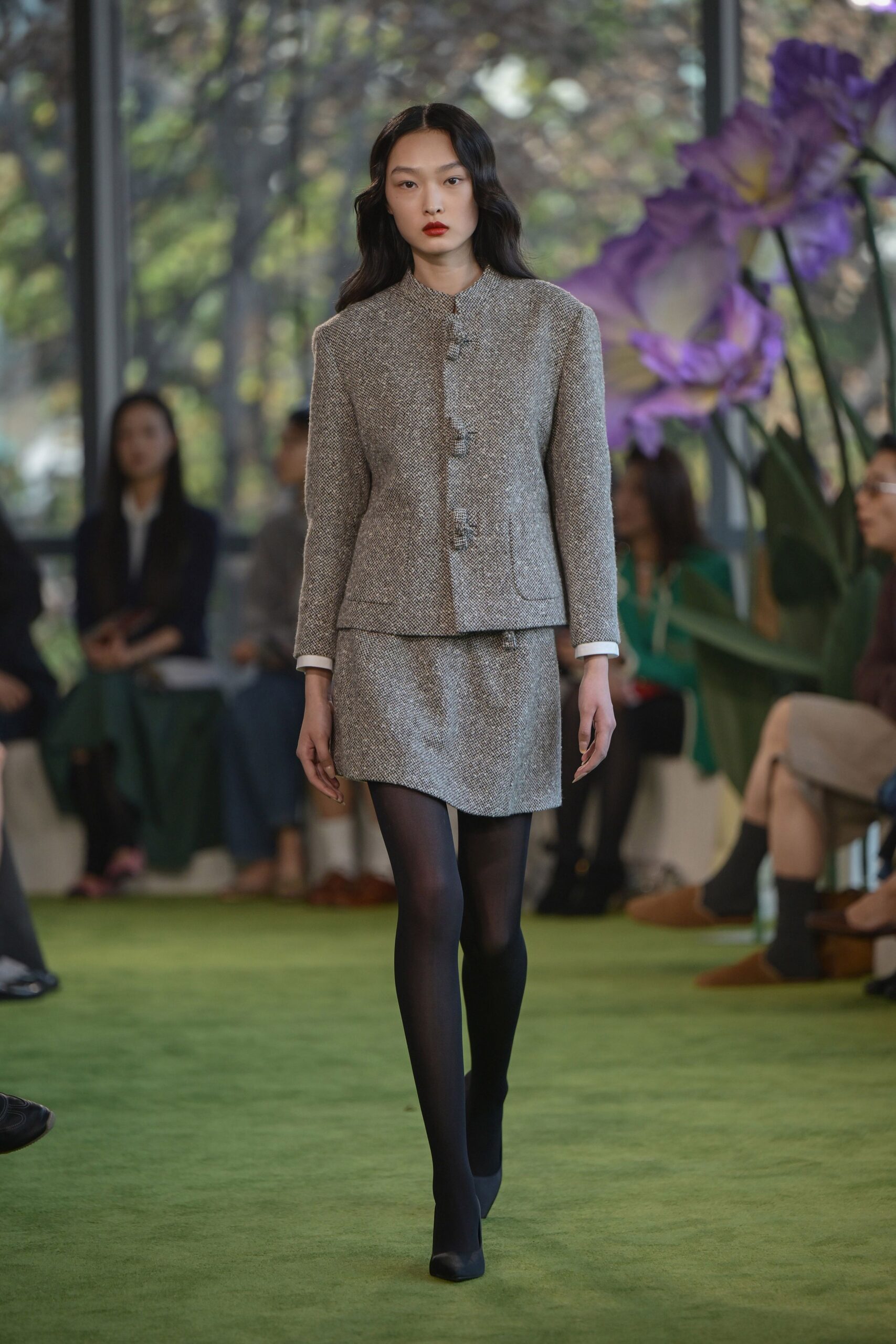 gray tweed long-sleeve collared structured buttoned jacket