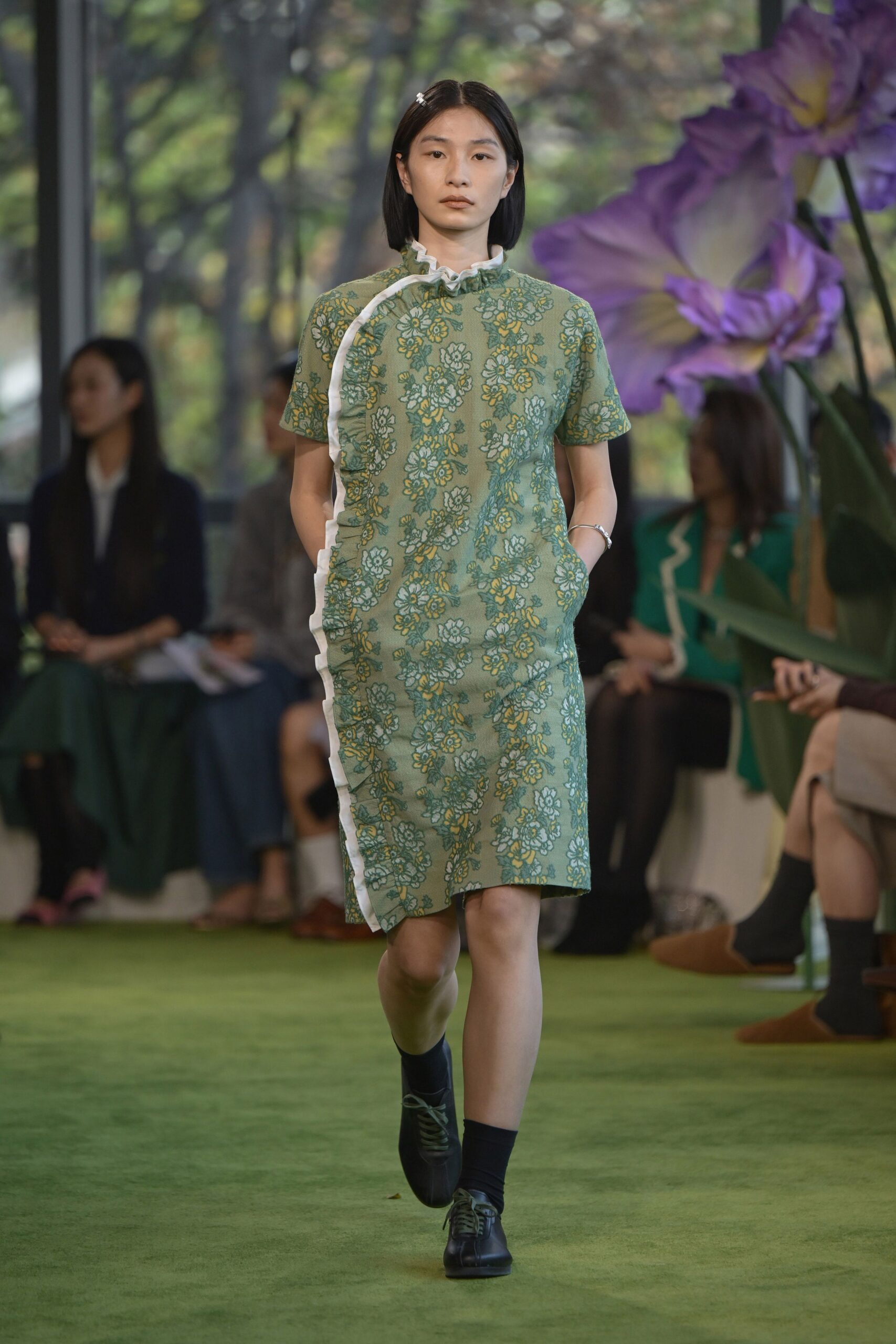 green cotton short-sleeve collared fitted printed mini dress