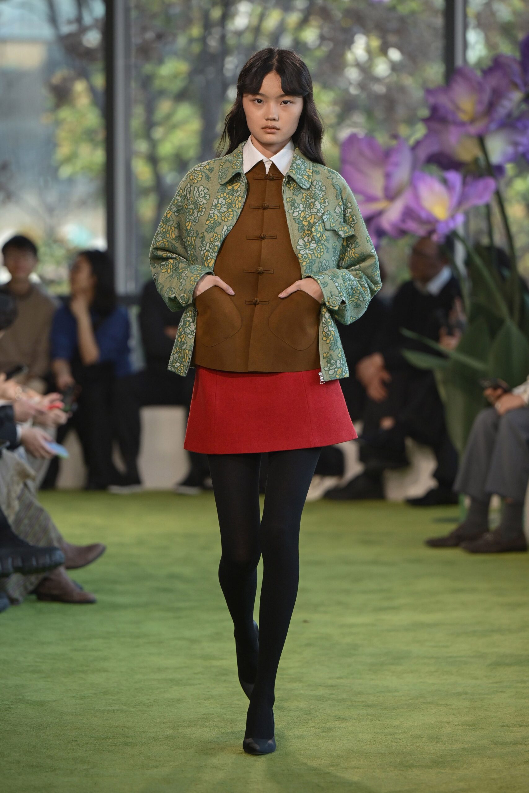 green cotton long-sleeve collared fitted embroidered jacket
