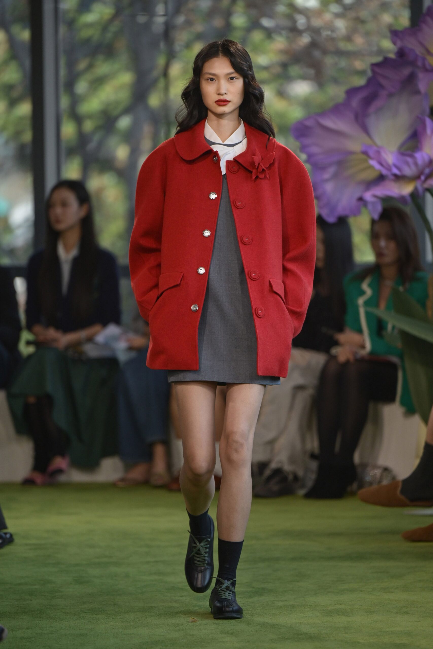 red wool long-sleeve collared relaxed buttoned coat