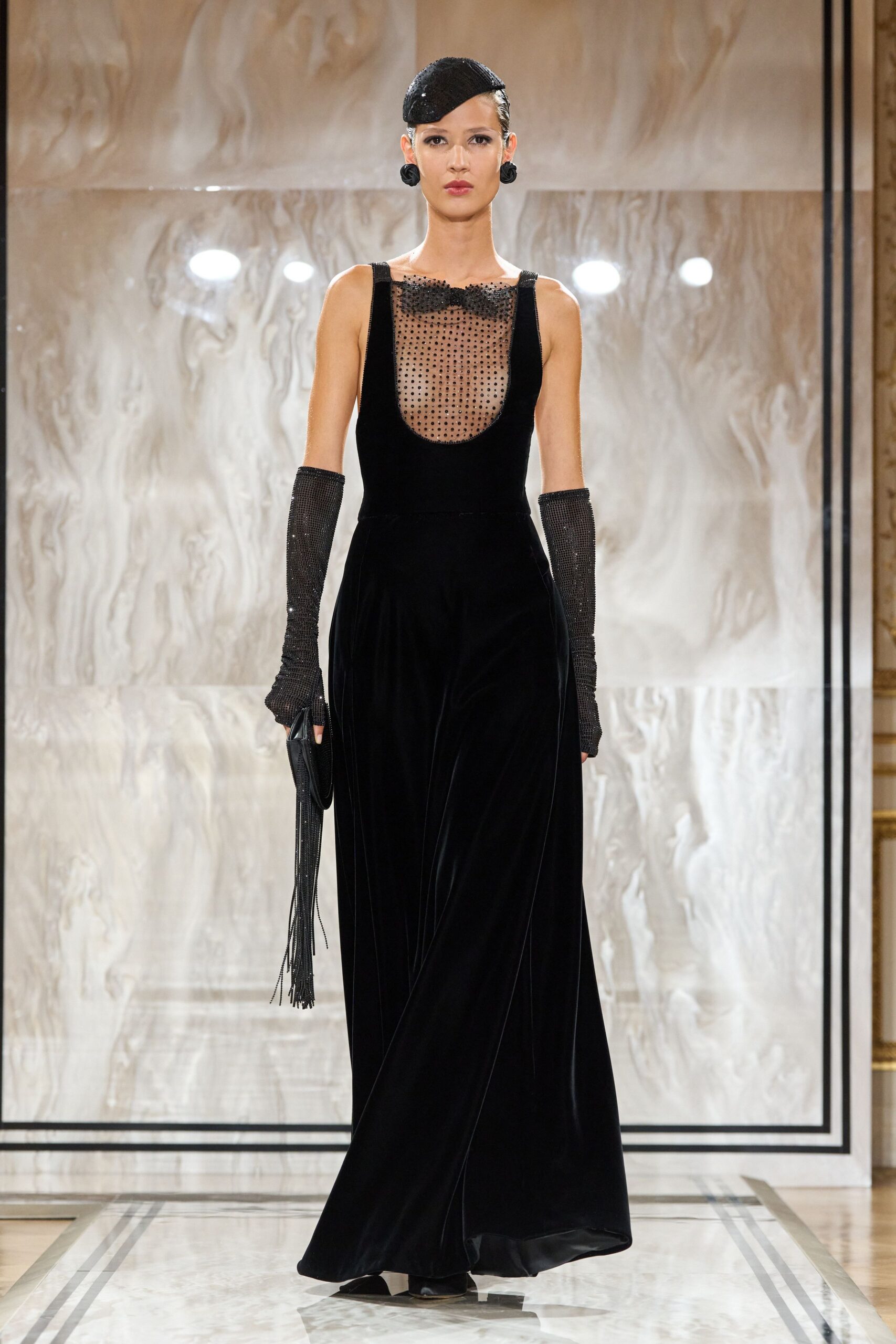 black lace long-sleeve fitted gloves