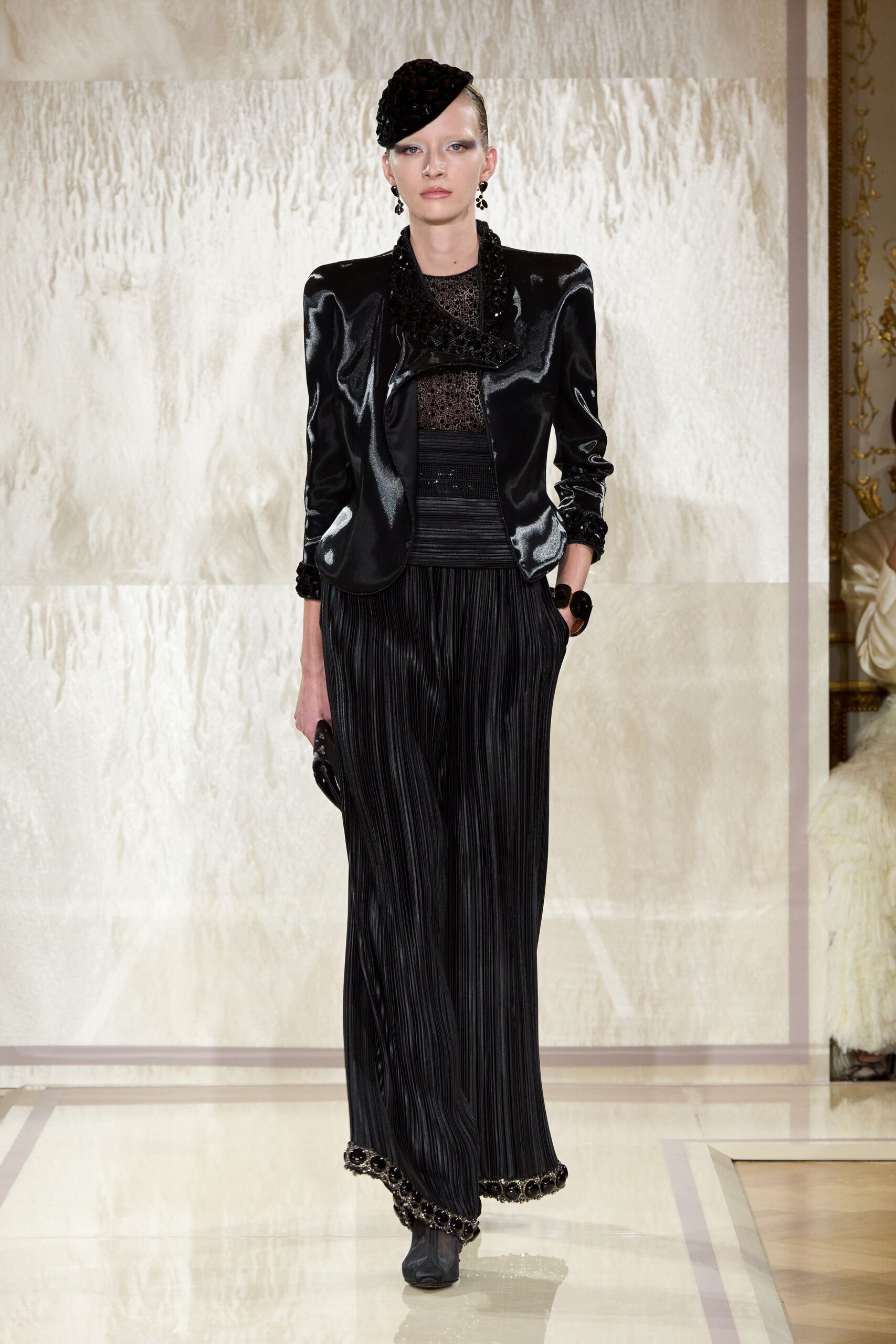black silk long-sleeve collared tailored buttoned shiny blazer