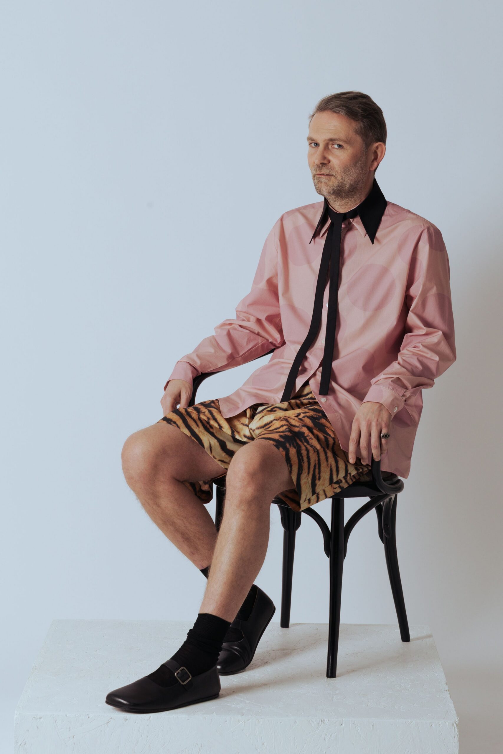 pink relaxed shirt with printed shorts