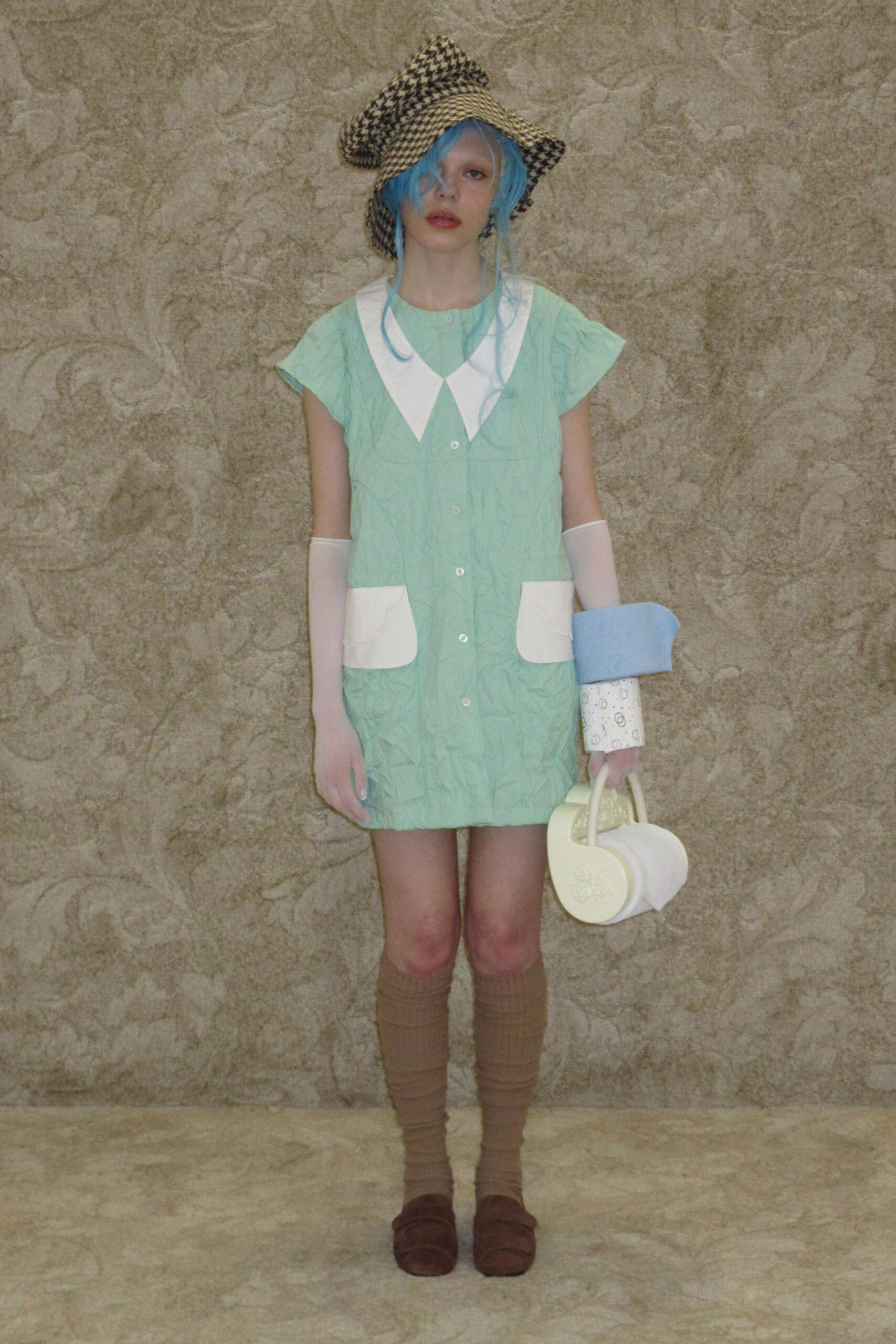 green cotton short-sleeve collared relaxed buttoned short dress