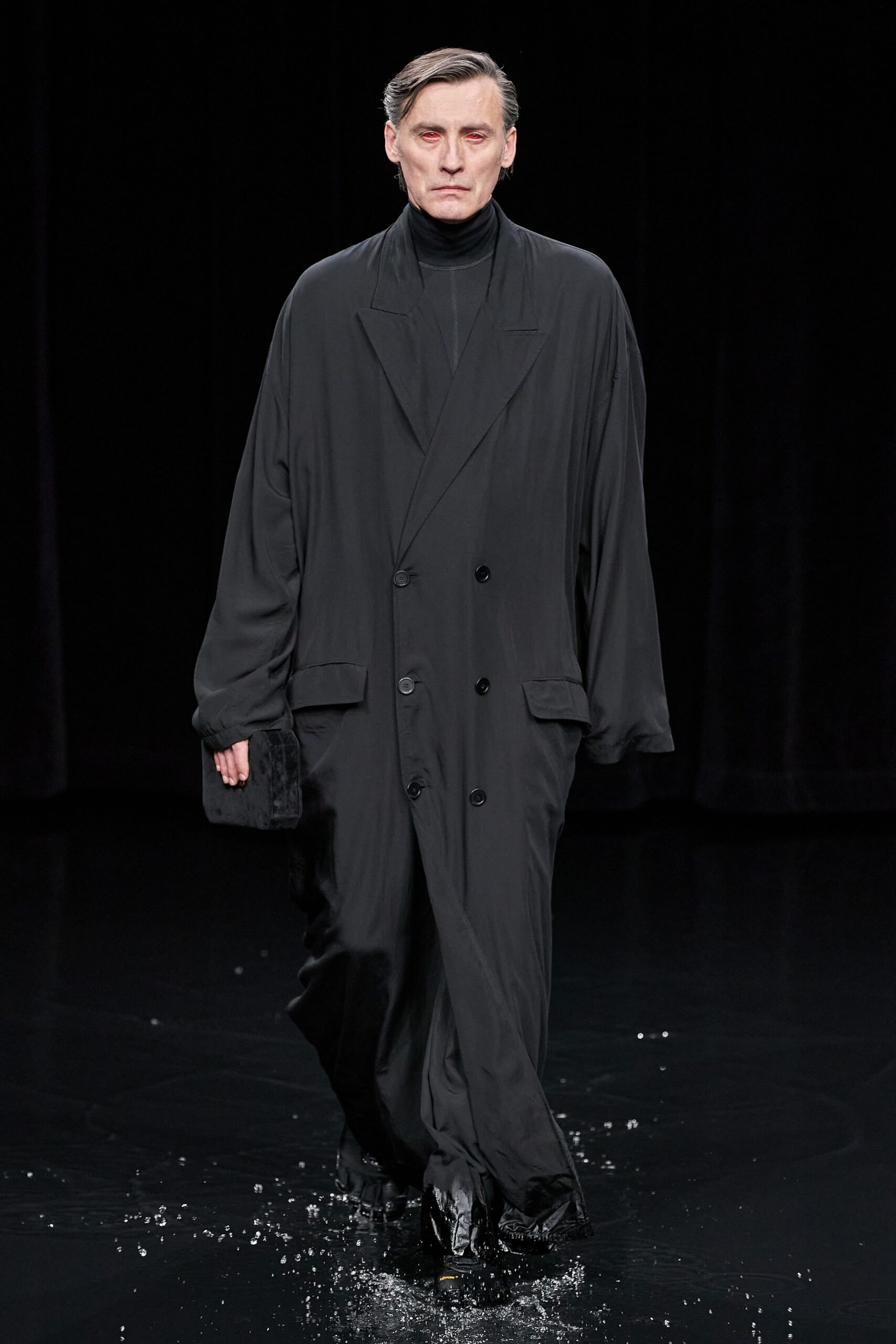 black wool long-sleeve collared oversized coat