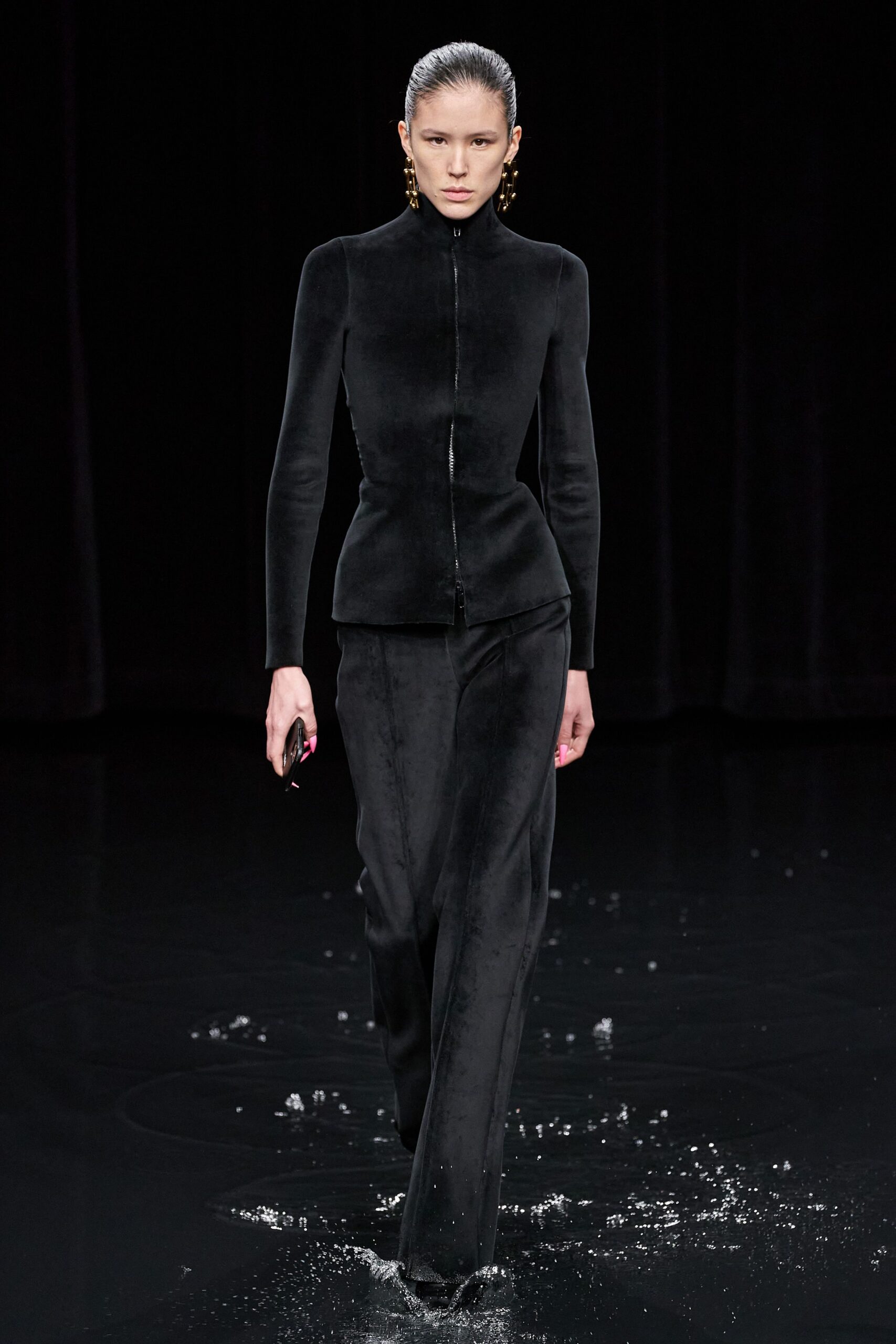 black velvet long-sleeve collared fitted zippered jacket