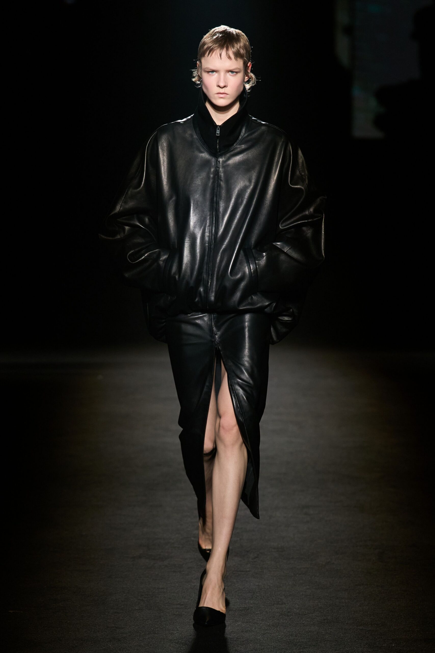 black leather long-sleeve collared oversized zippered jacket