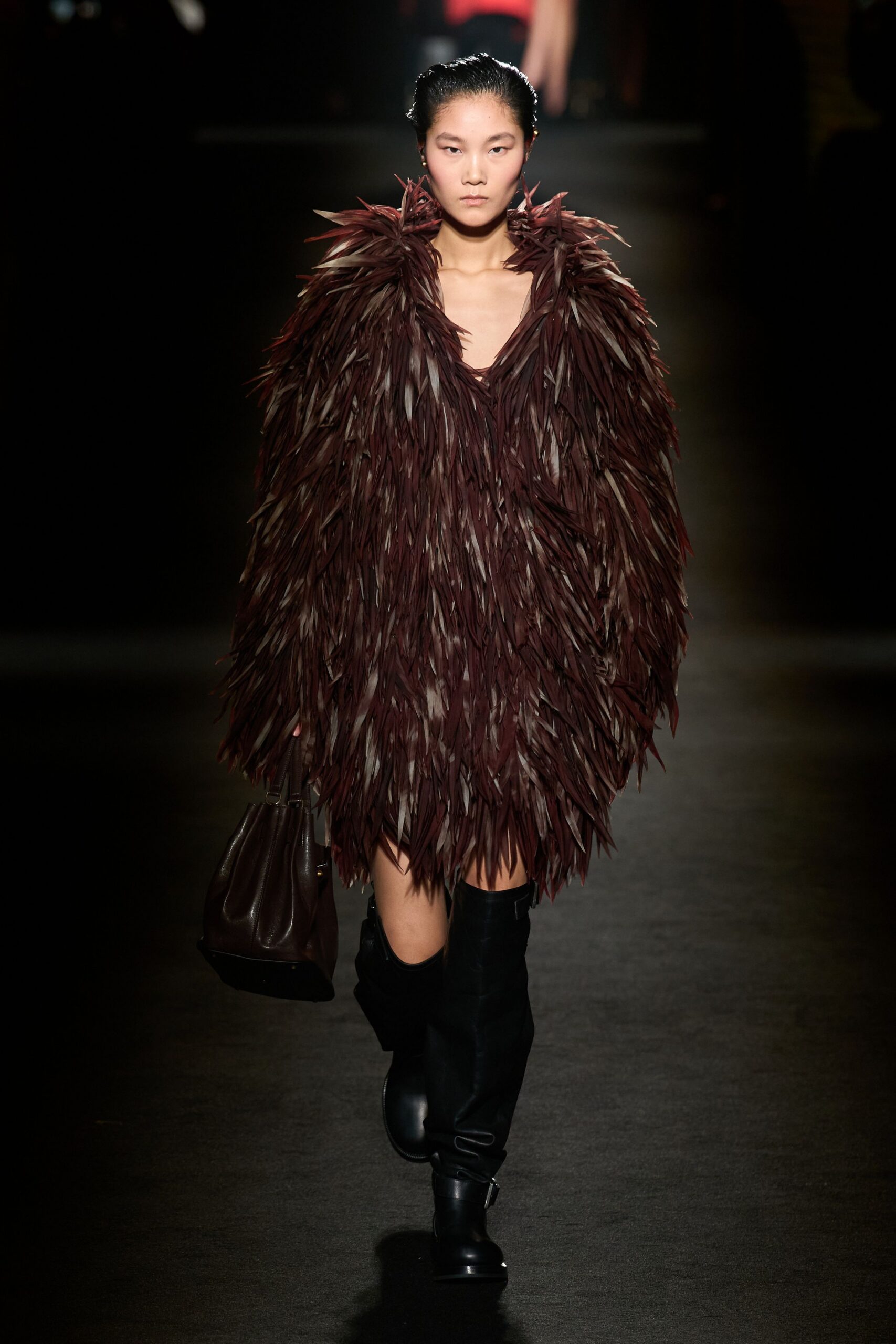 brown fur long-sleeve v-neck relaxed fringed short coat