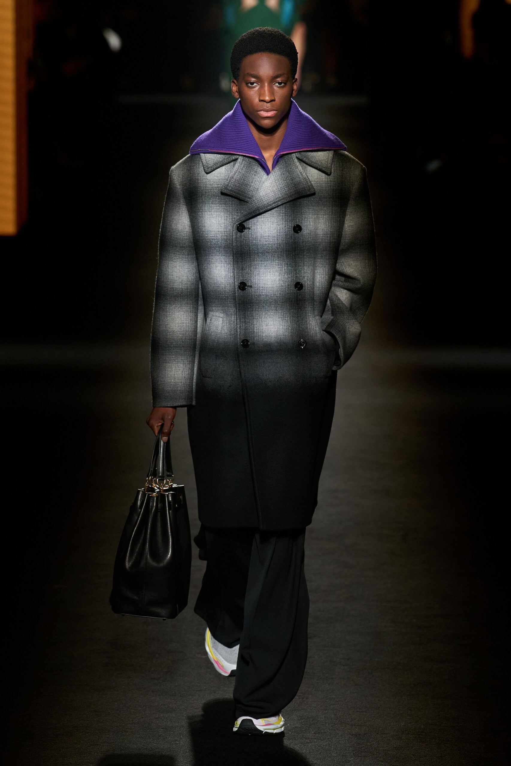 black wool long-sleeve collared fitted checked coat