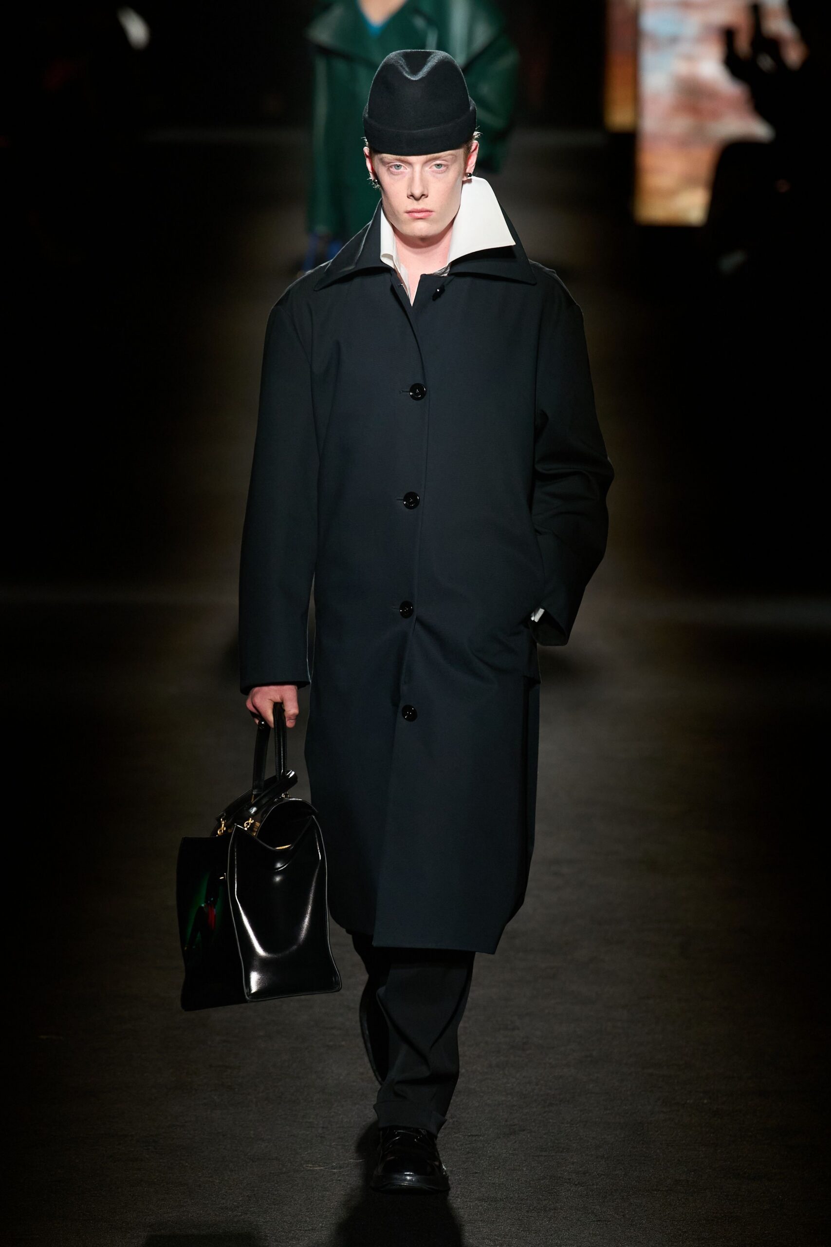 black wool long-sleeve collared fitted buttoned coat