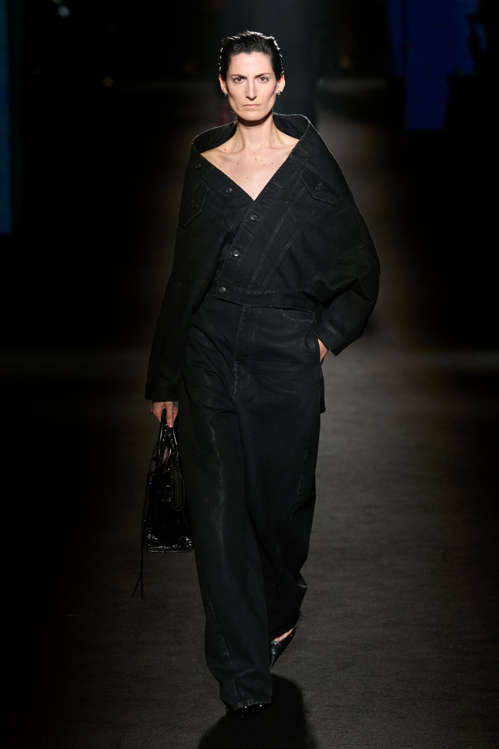 black denim long-sleeve collared relaxed buttoned jacket