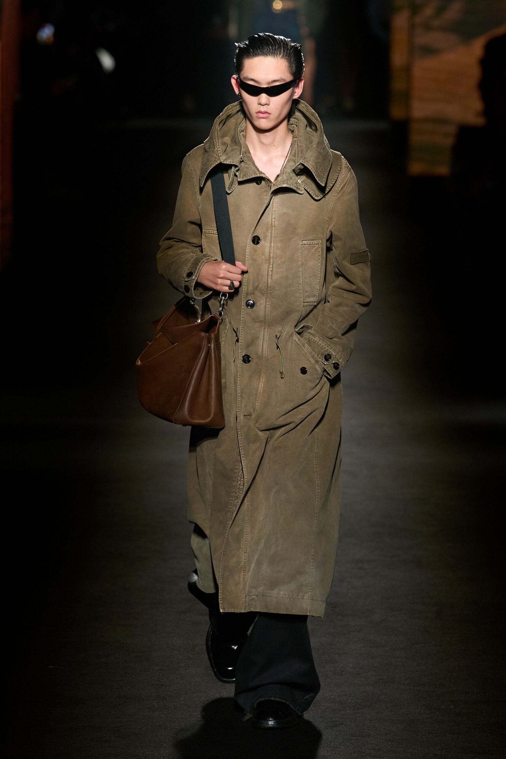 brown cotton long-sleeve collared relaxed zippered coat