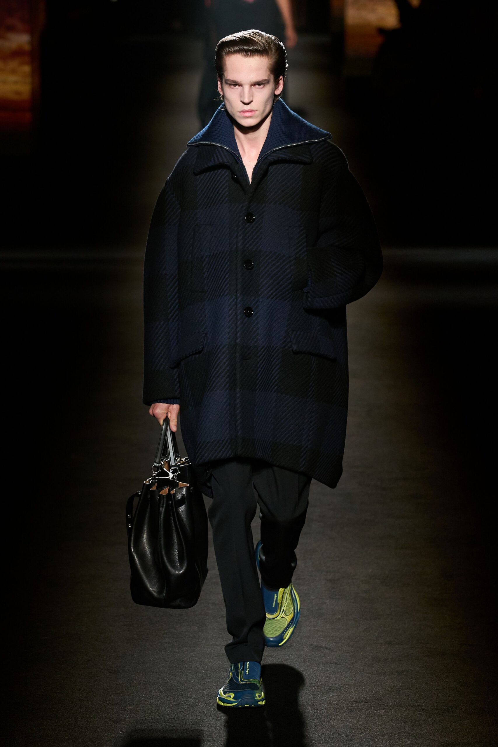 black wool long-sleeve collared relaxed checked coat