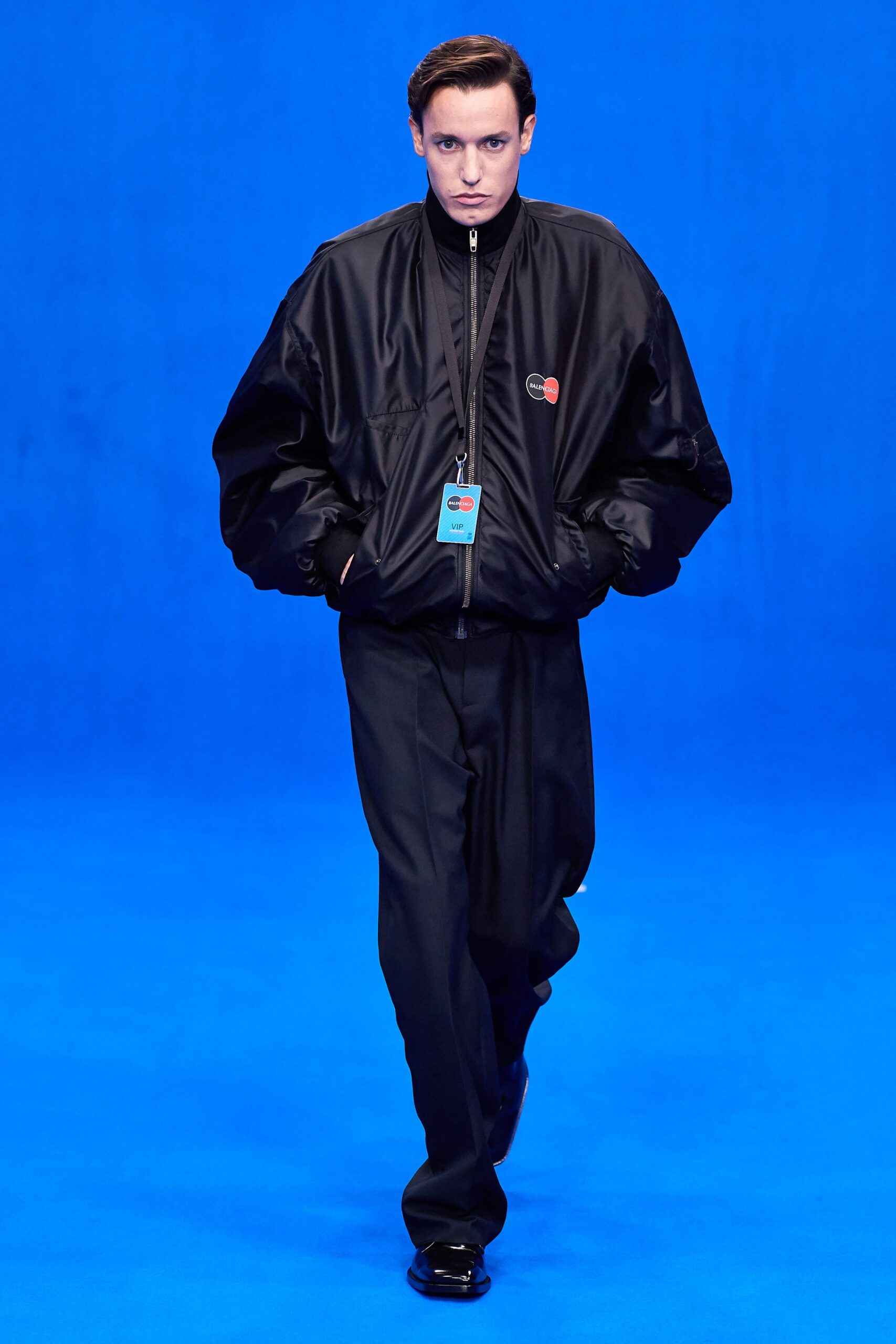 black oversized jacket with relaxed pants