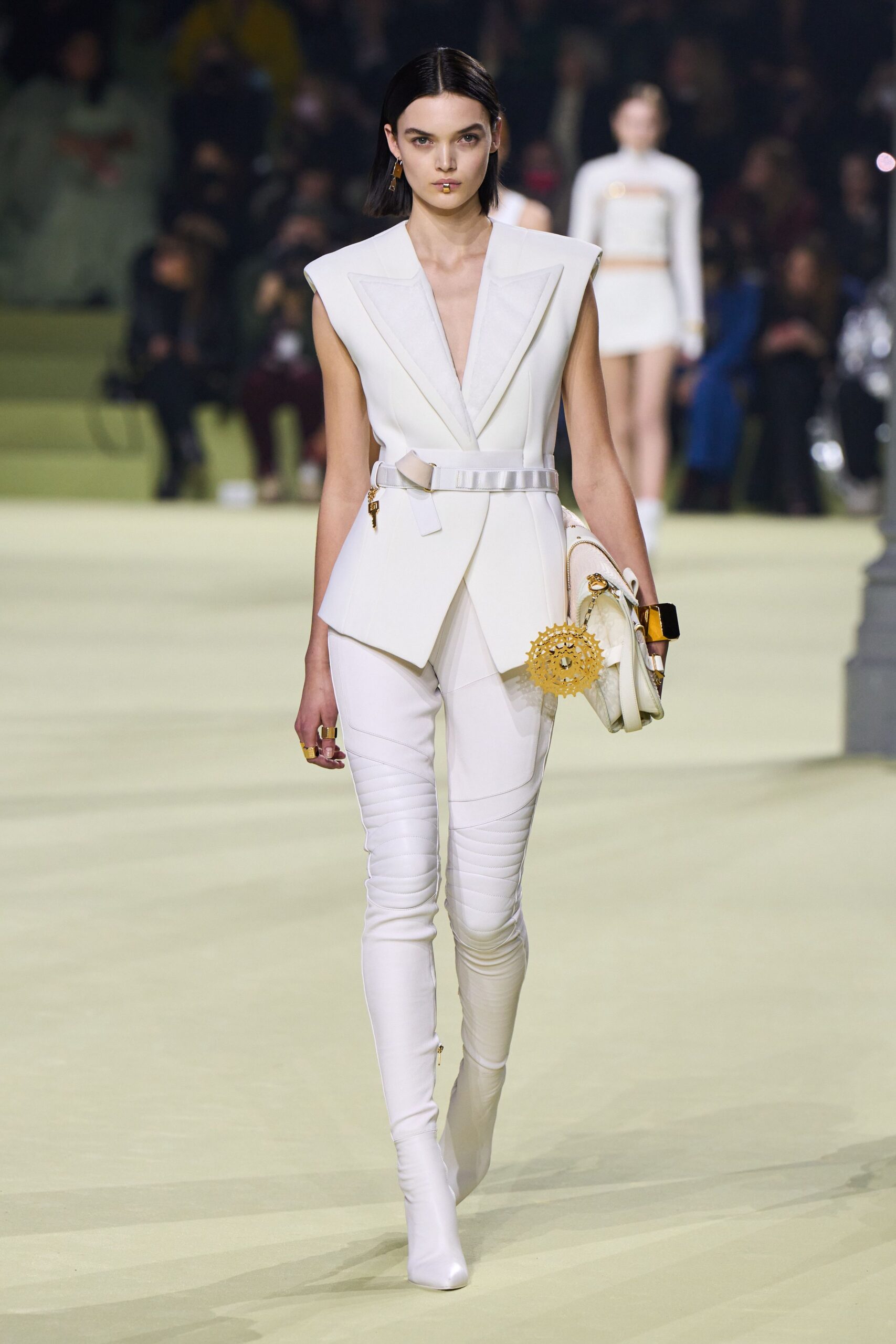 white cotton fitted zippered pants
