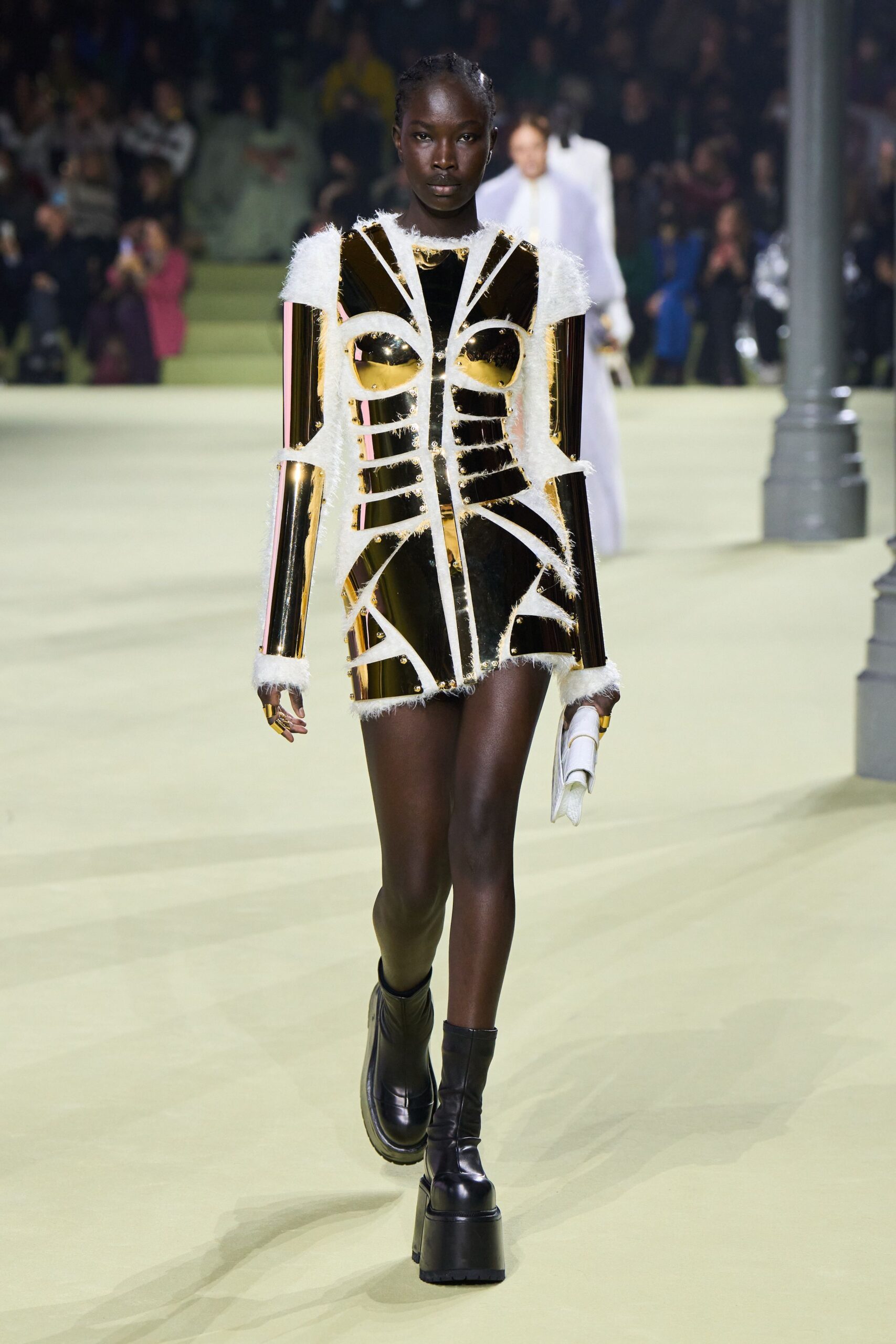 Balmain Fall 2022 Ready-to-Wear Look 10