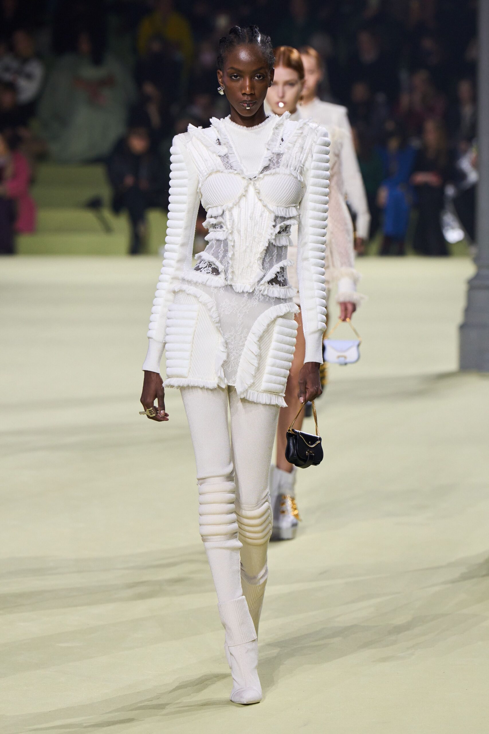 Balmain Fall 2022 Ready-to-Wear Look 38