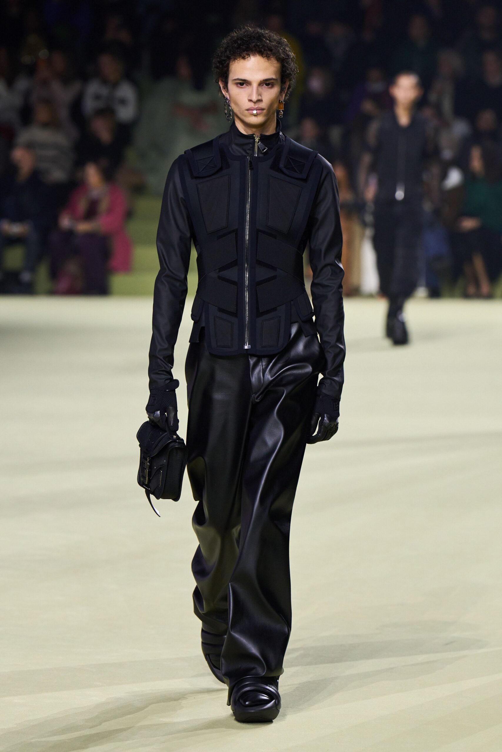 black leather long-sleeve collared fitted structured zippered jacket