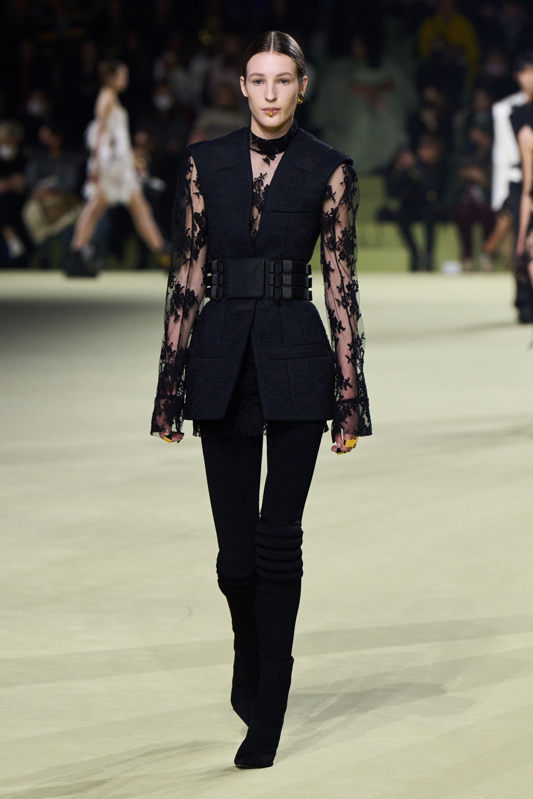 black lace long-sleeve collared fitted buttoned layered blazer