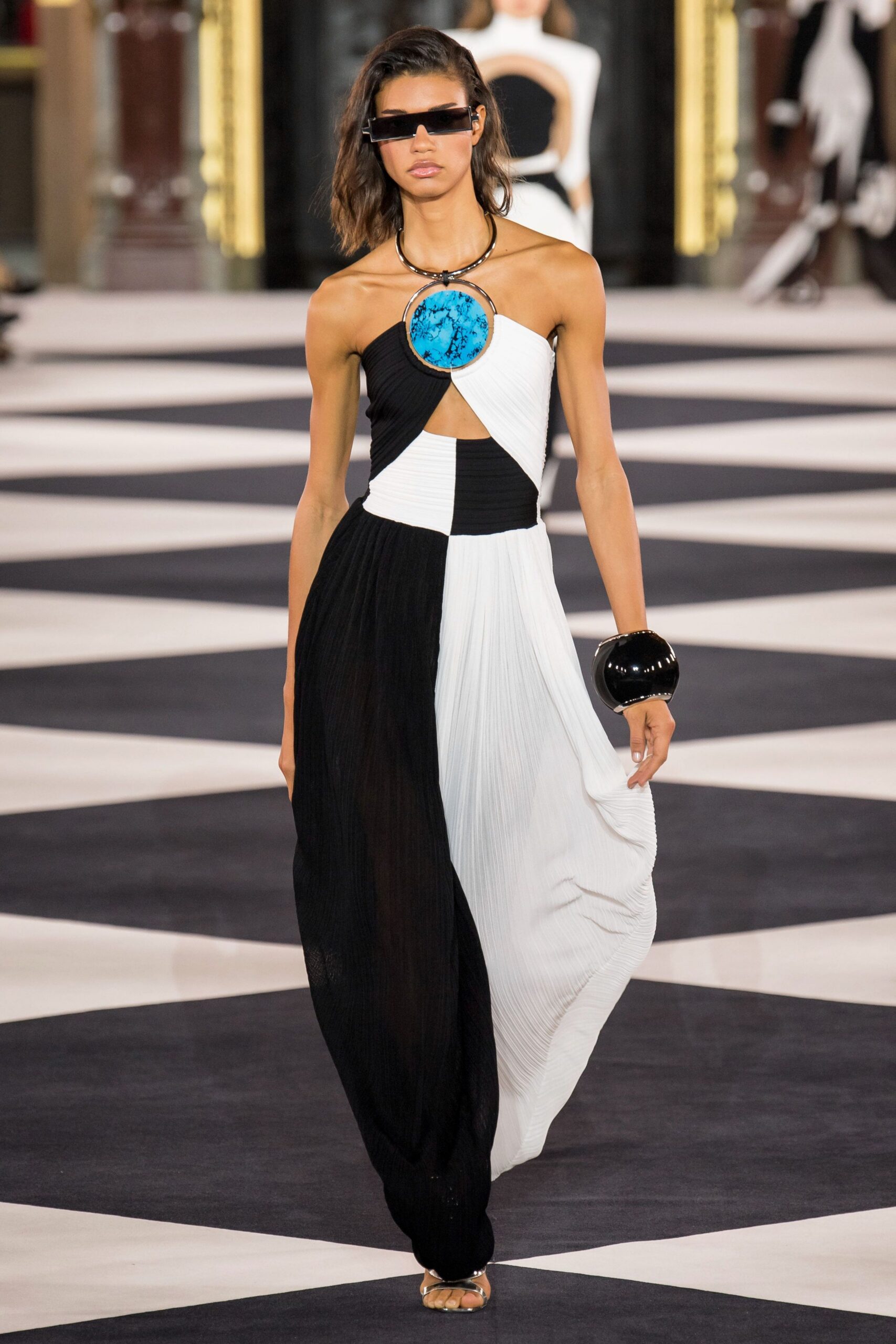 Balmain Spring 2020 Ready-to-Wear Look 2