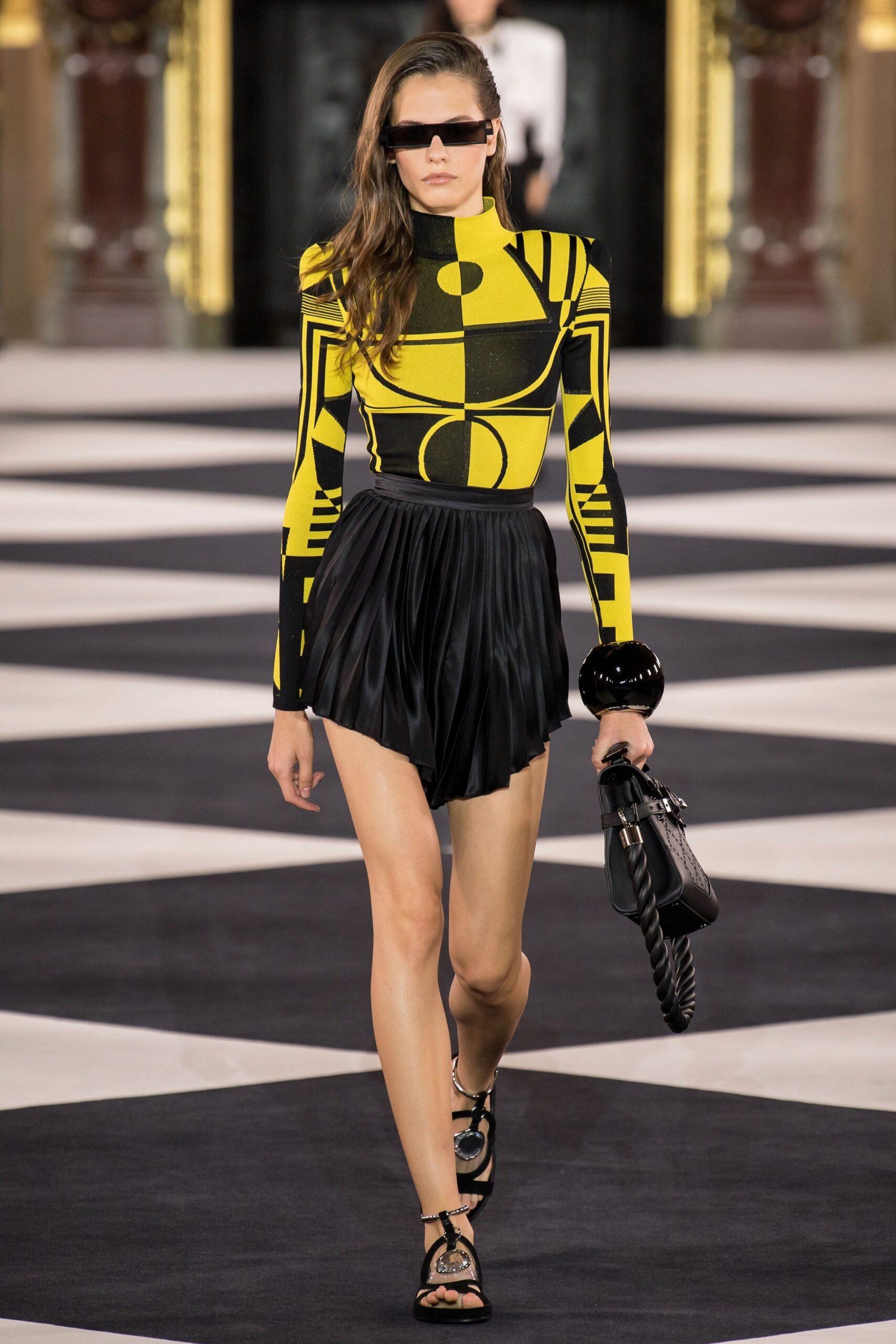 Balmain Spring 2020 Ready-to-Wear Look 9
