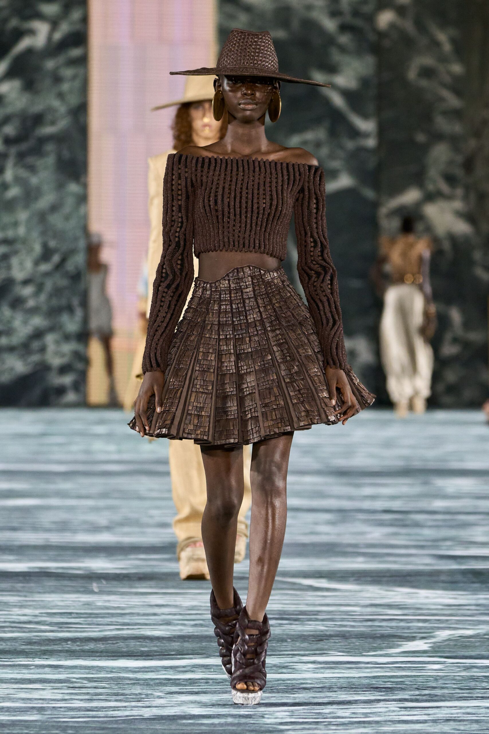 brown knit long-sleeve off-shoulder fitted ribbed top