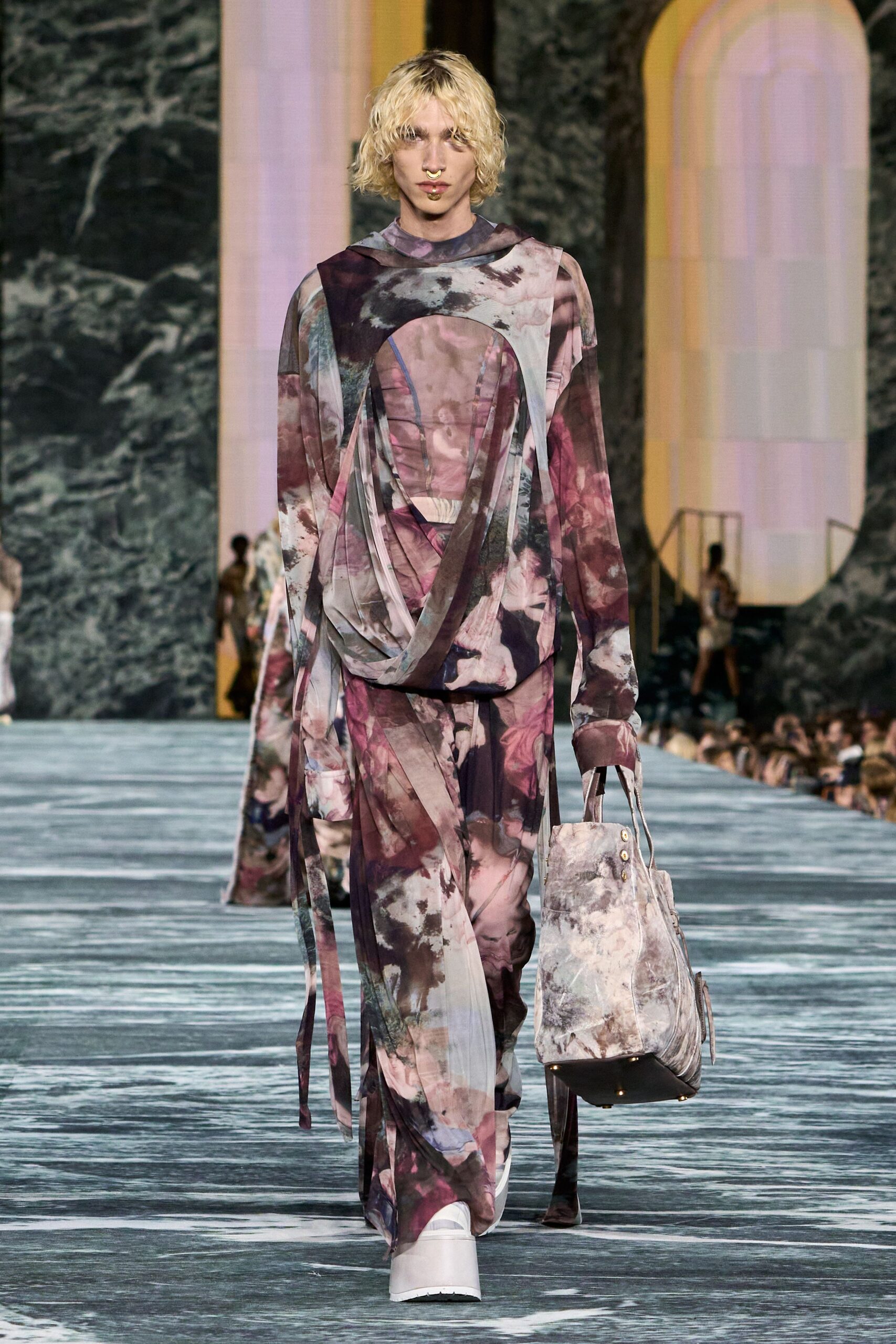 Balmain Spring 2023 Ready-to-Wear Look 44