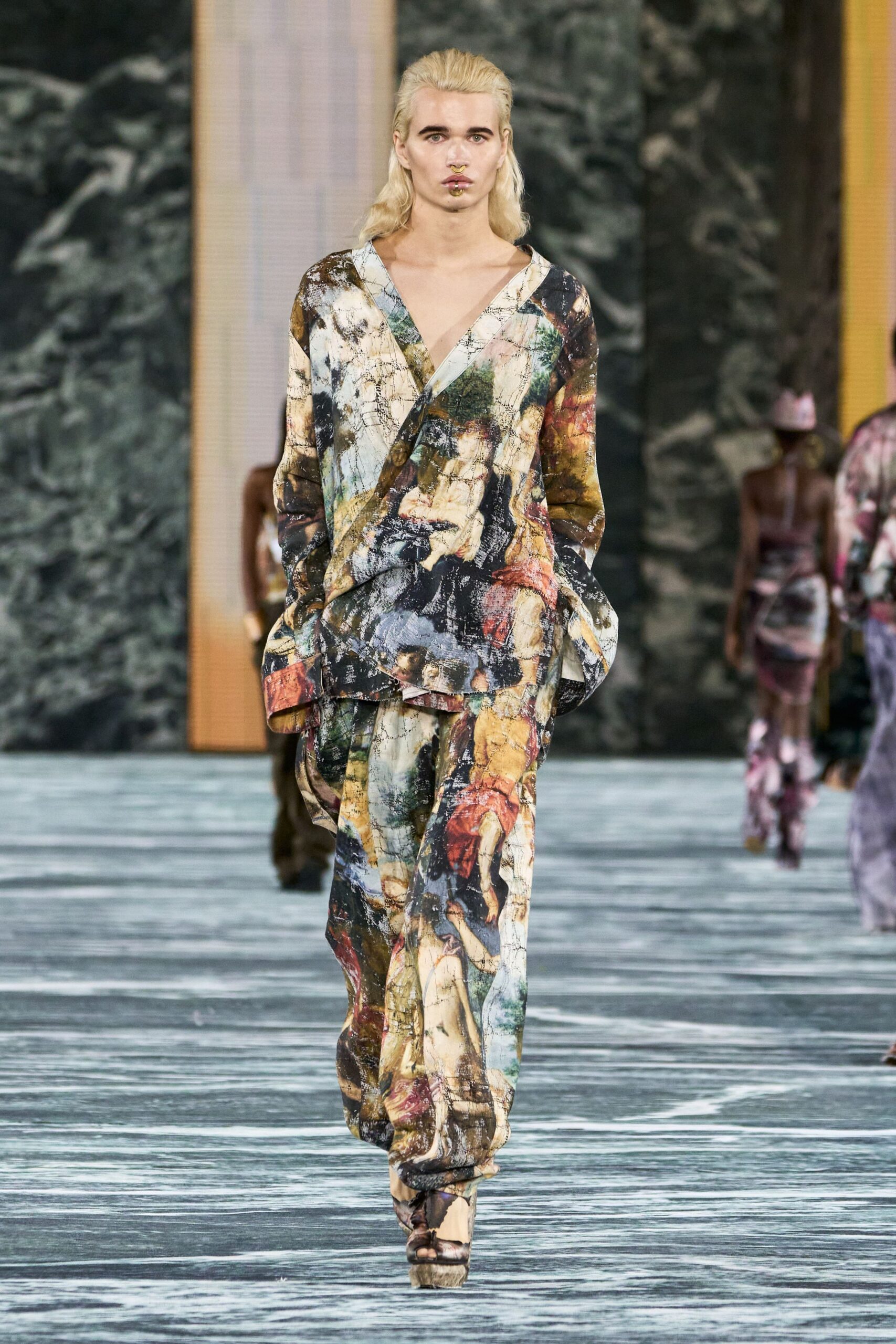 Balmain Spring 2023 Ready-to-Wear Look 46