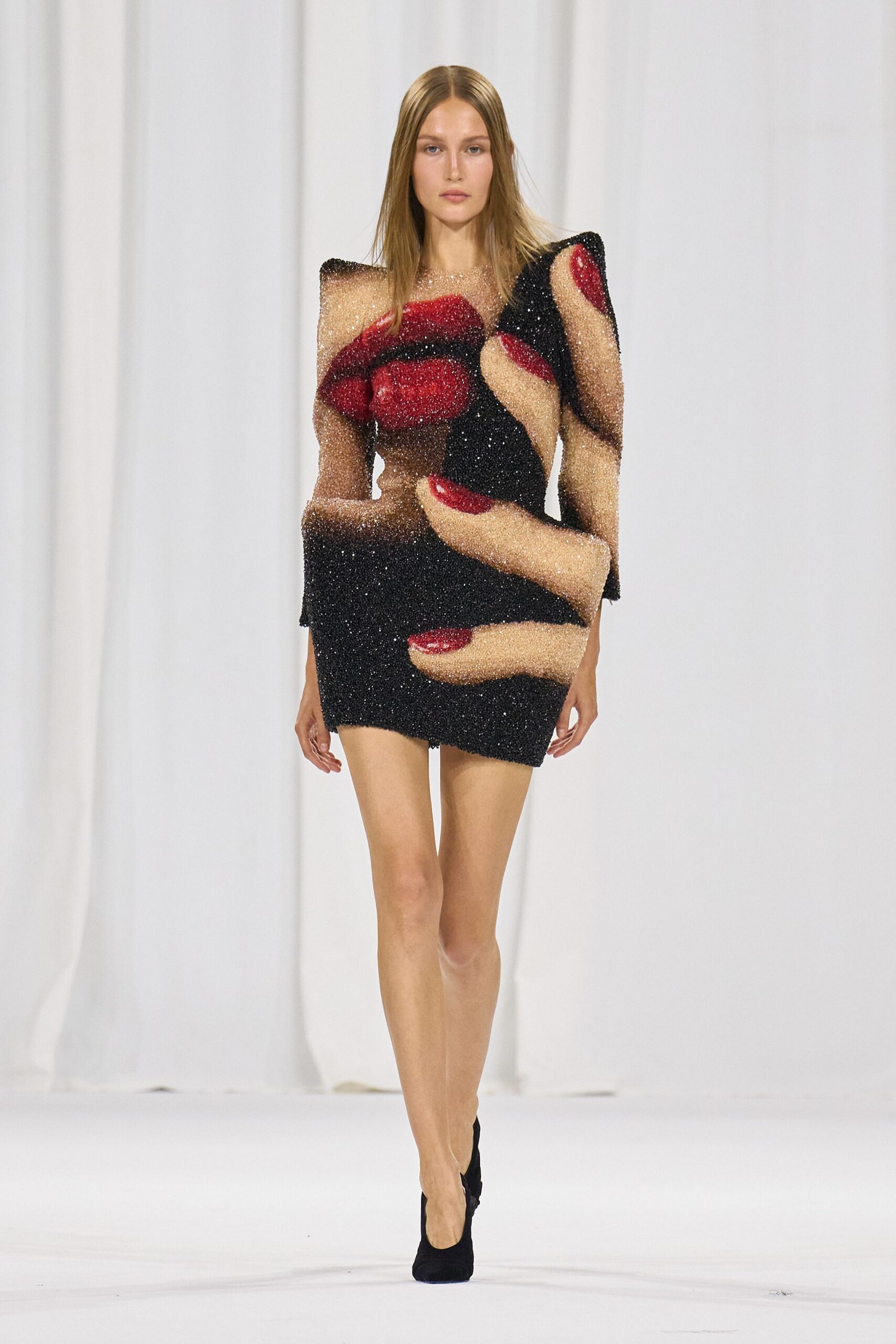 Balmain Spring 2025 Ready-to-Wear Look 1