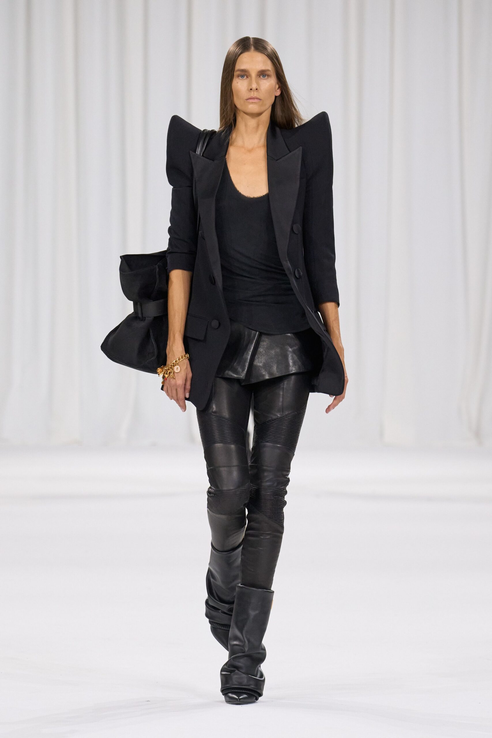 Balmain Spring 2025 Ready-to-Wear Look 10