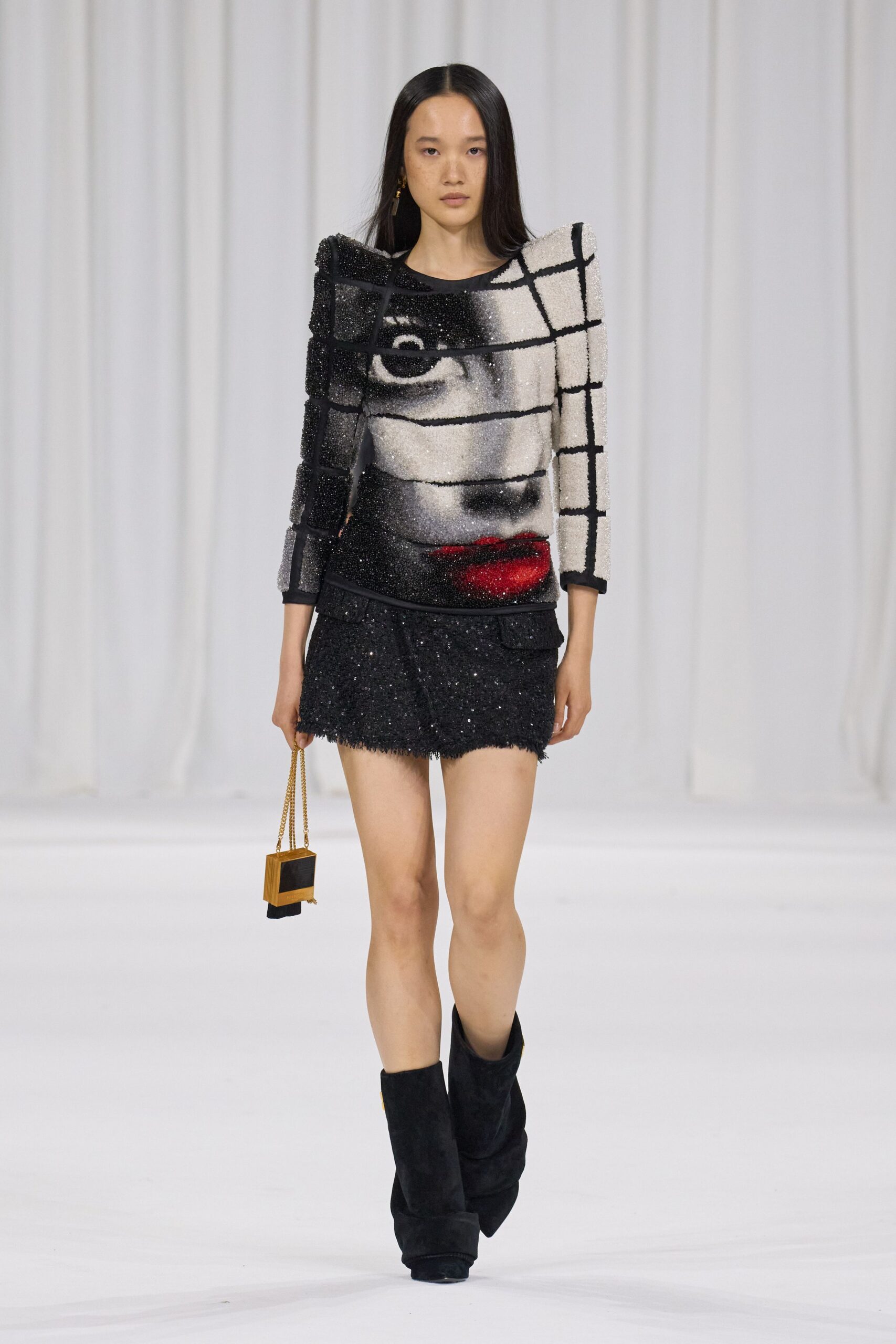 Balmain Spring 2025 Ready-to-Wear Look 14