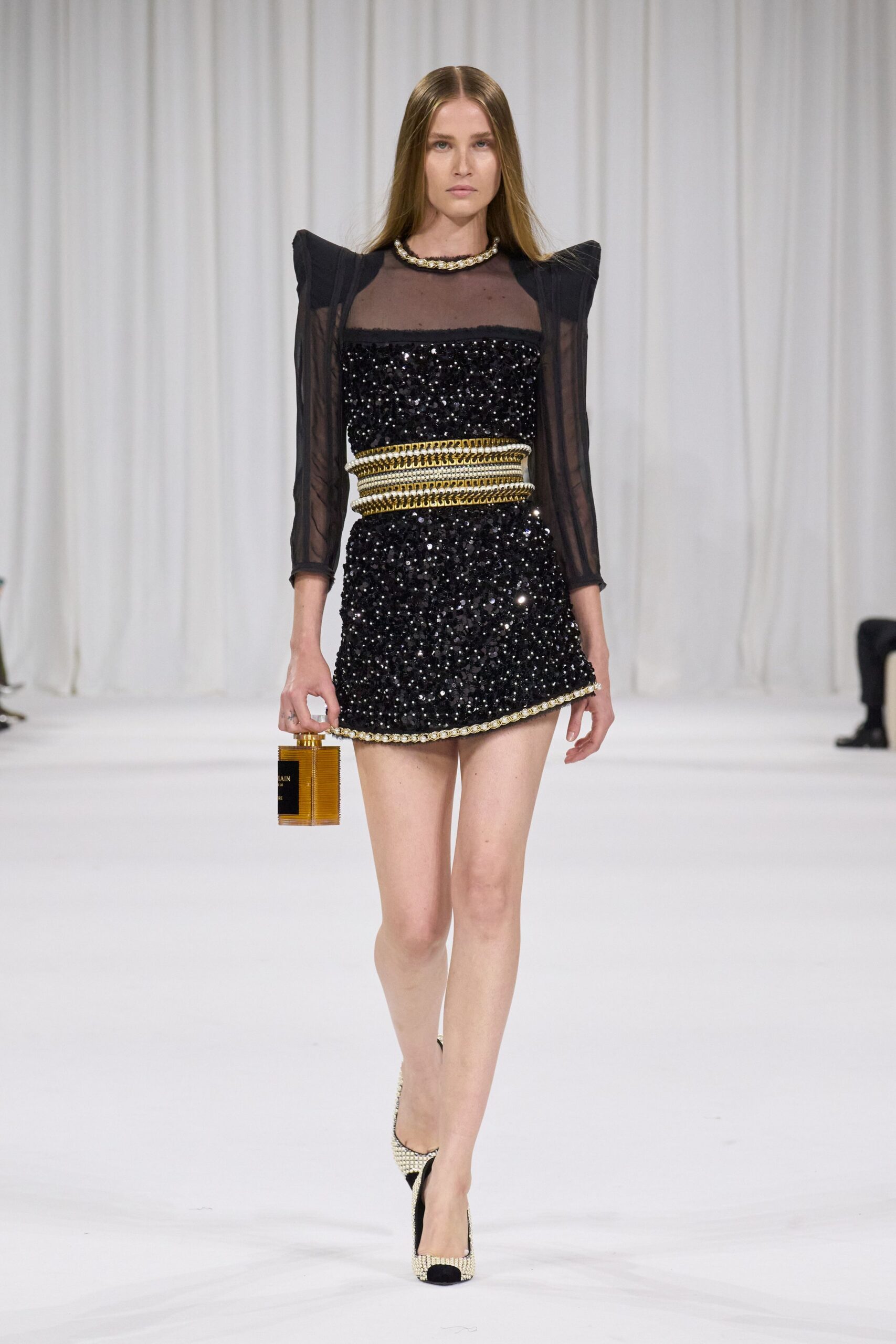 Balmain Spring 2025 Ready-to-Wear Look 21