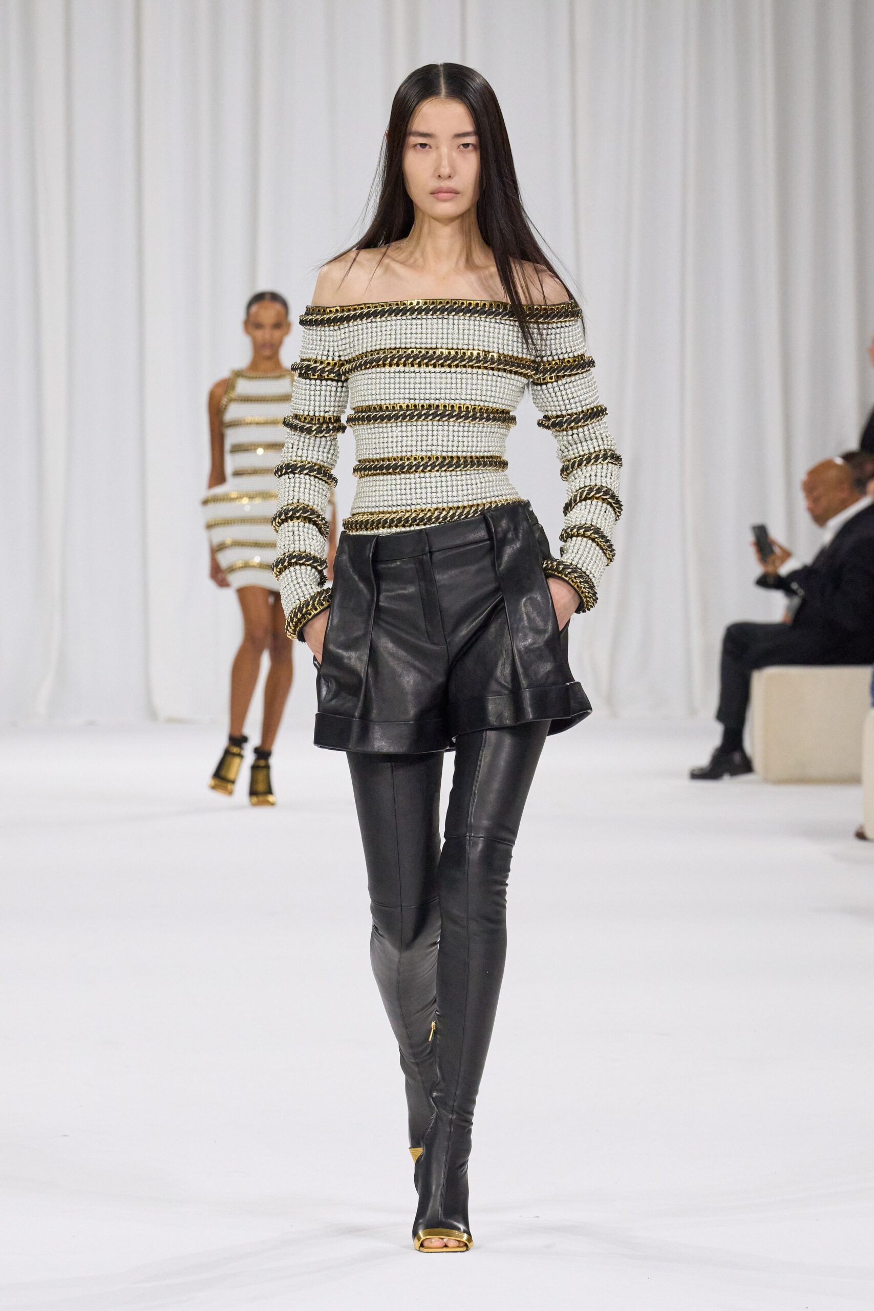 Balmain Spring 2025 Ready-to-Wear Look 26