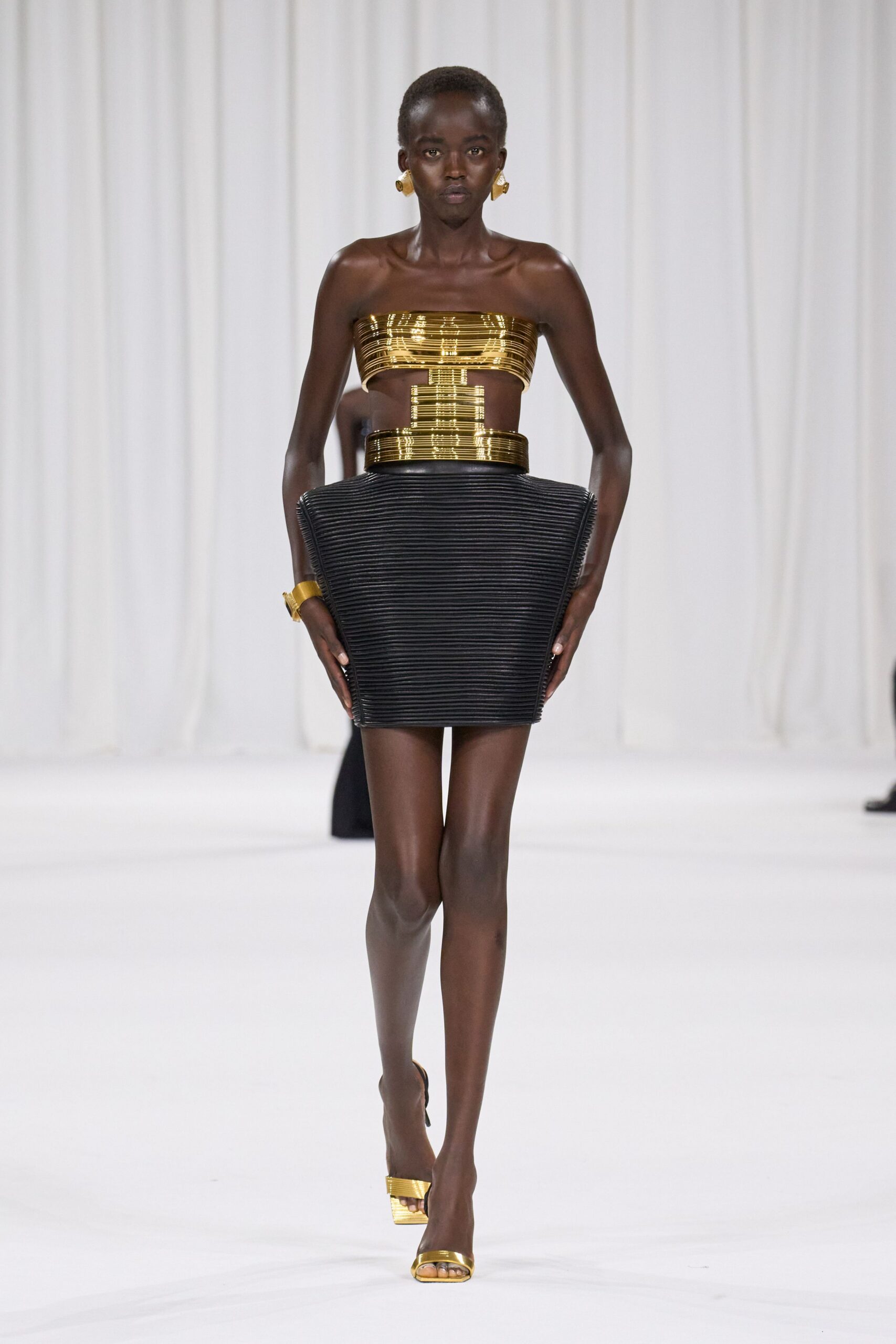 gold metallic strapless fitted structured top