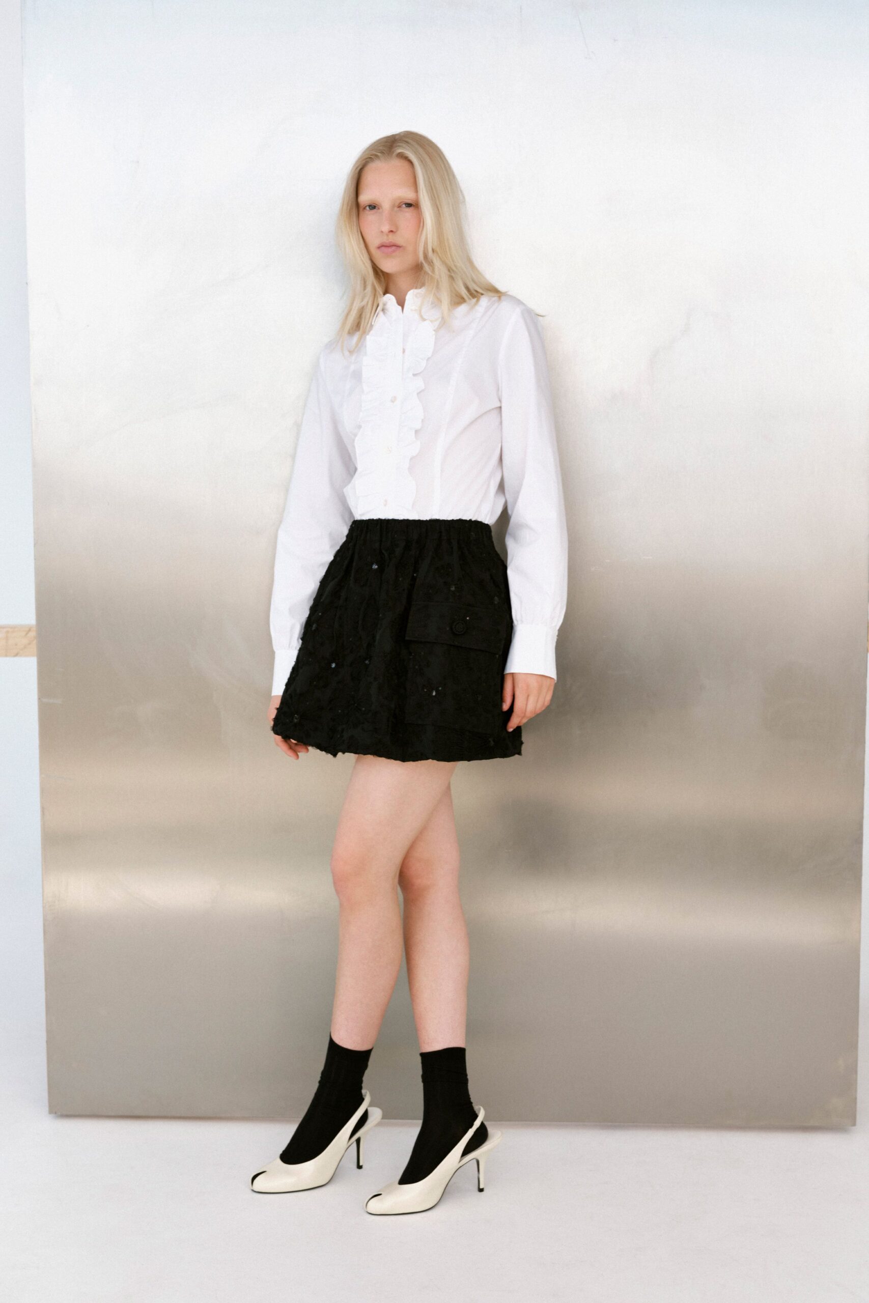 black cotton fitted pleated short skirt