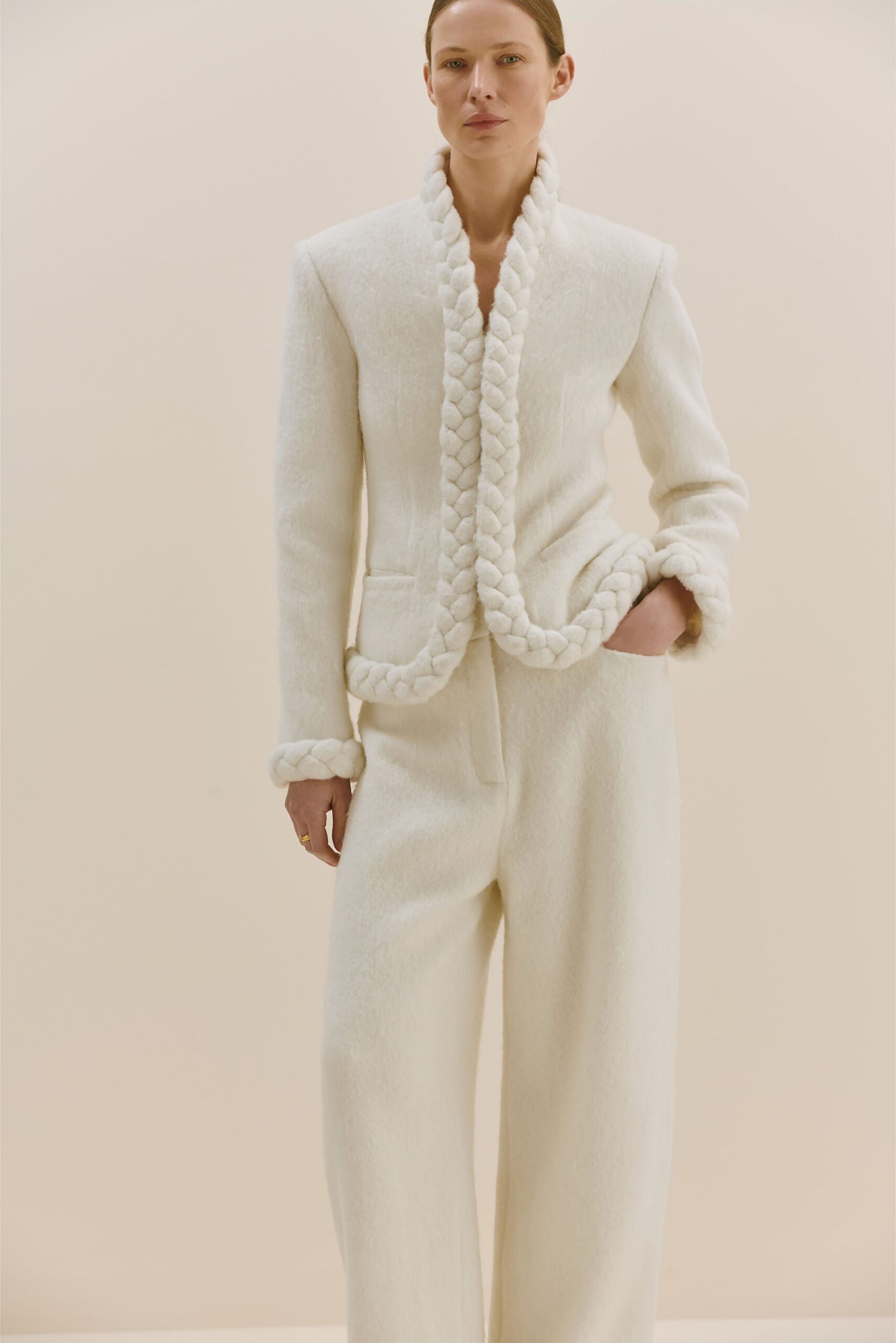 white wool long-sleeve collared tailored blazer