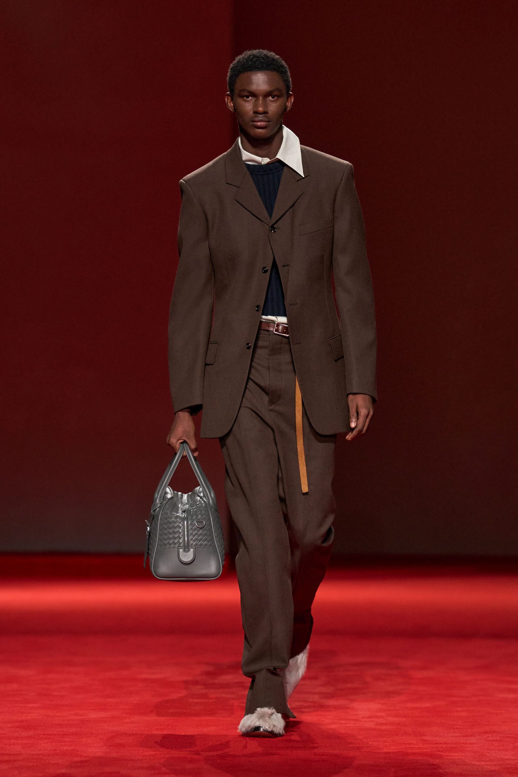 brown wool long-sleeve collared tailored buttoned suit