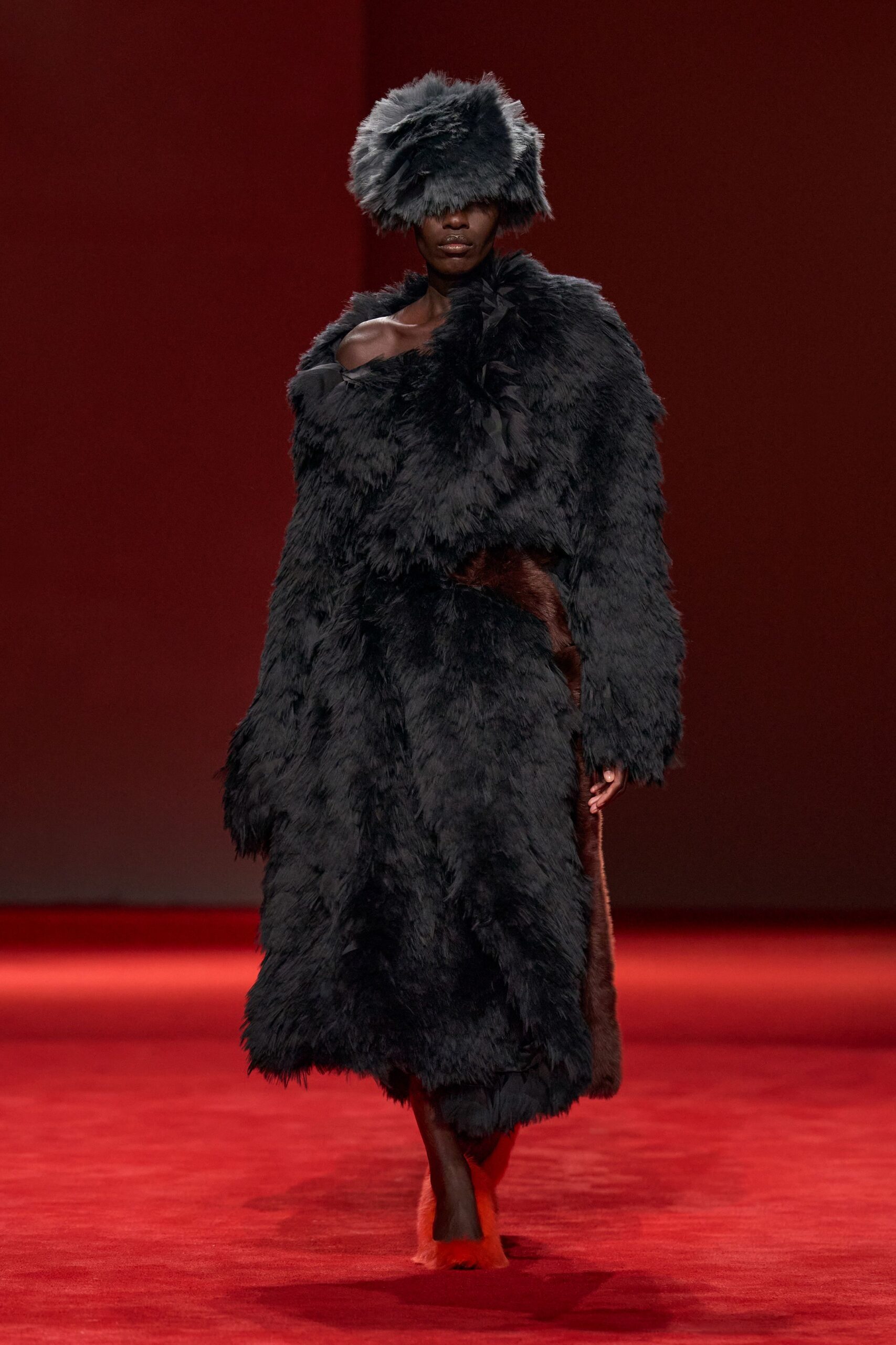 black faux-fur long-sleeve collared relaxed layered textured coat