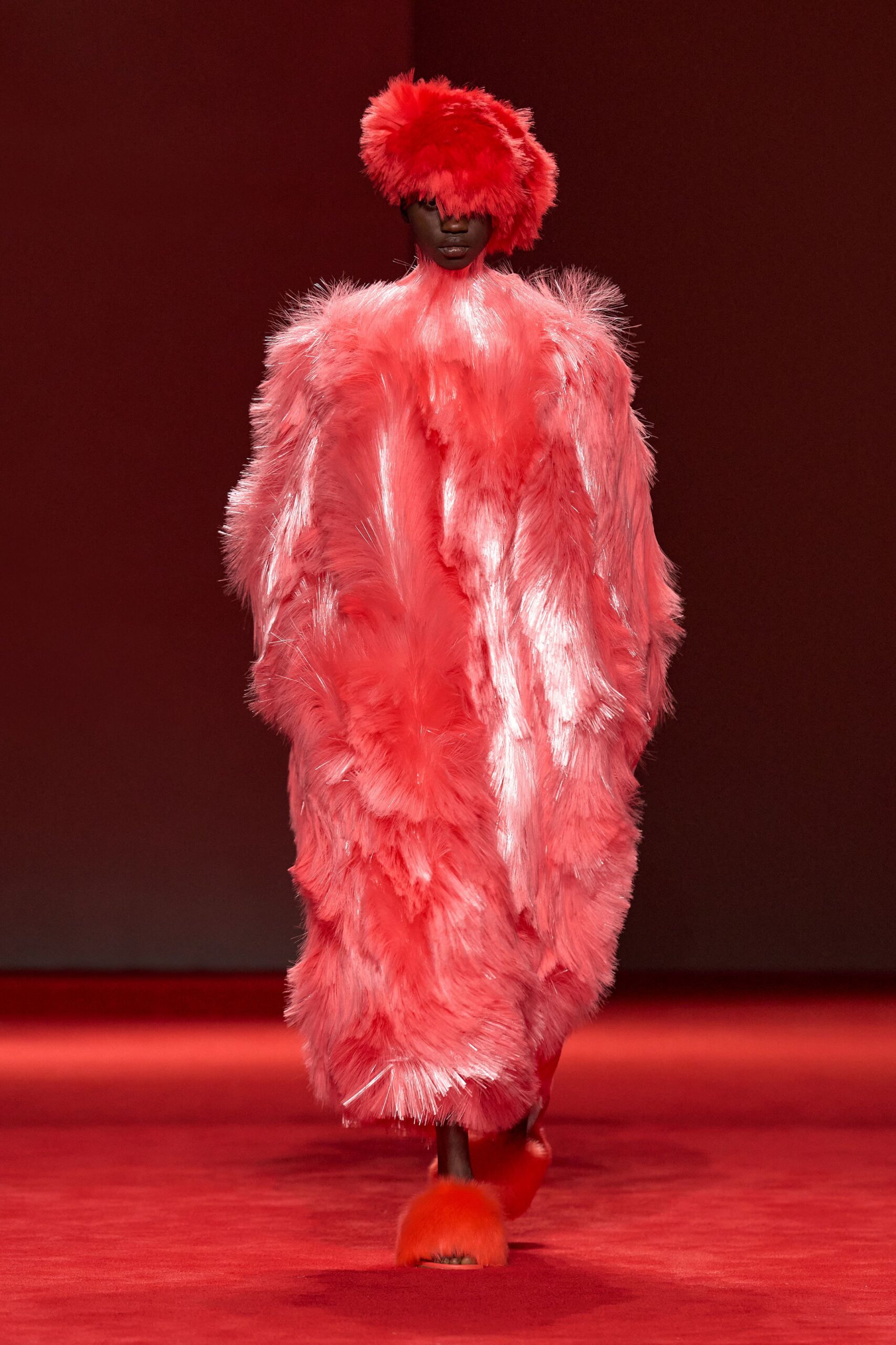 red fur fitted hat