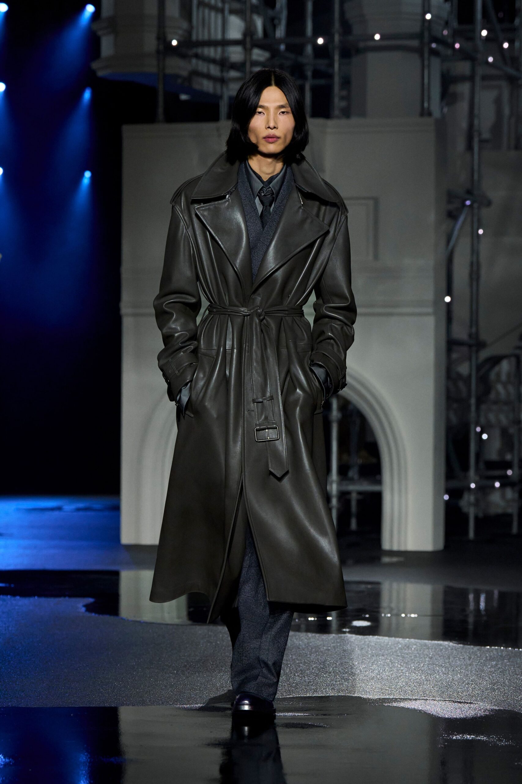 black leather long-sleeve collared fitted belted coat
