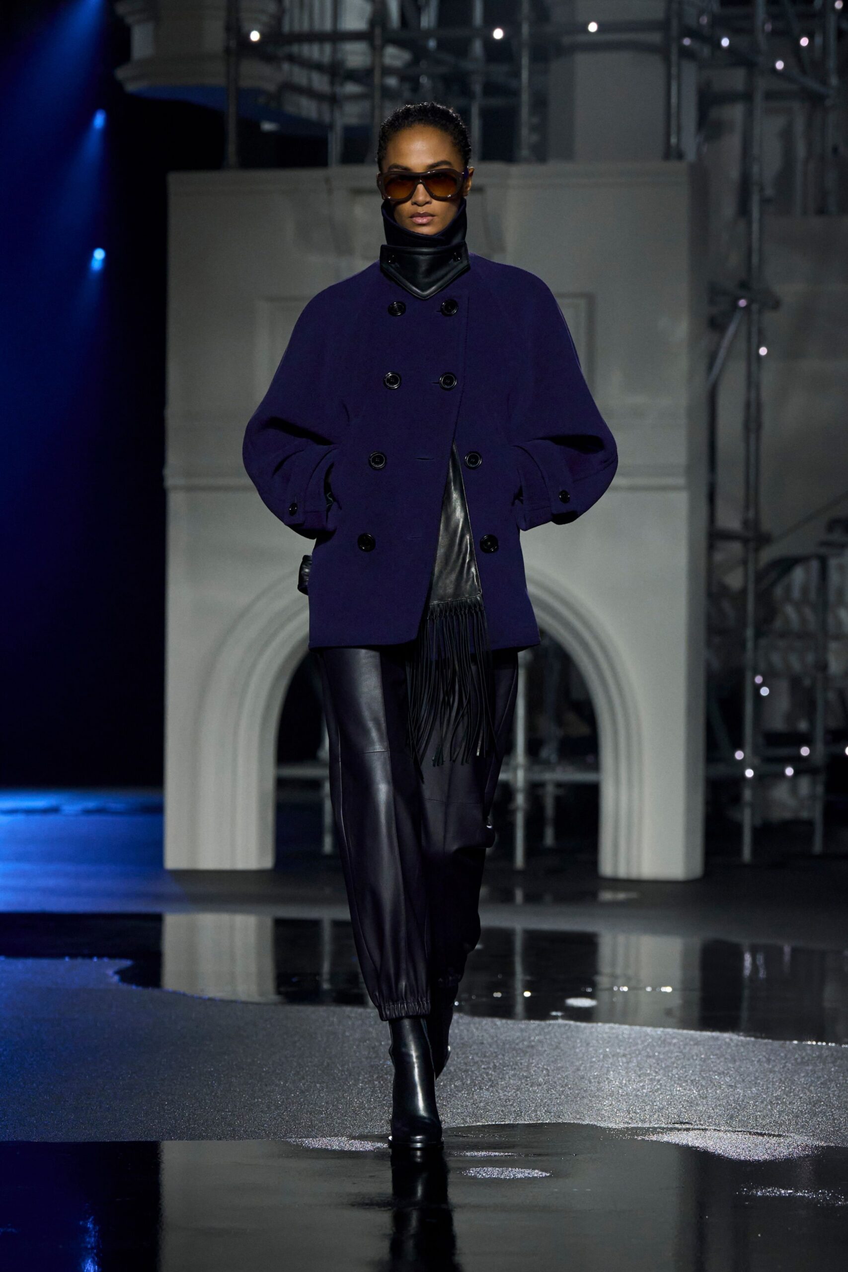 purple wool long-sleeve collared relaxed buttoned coat
