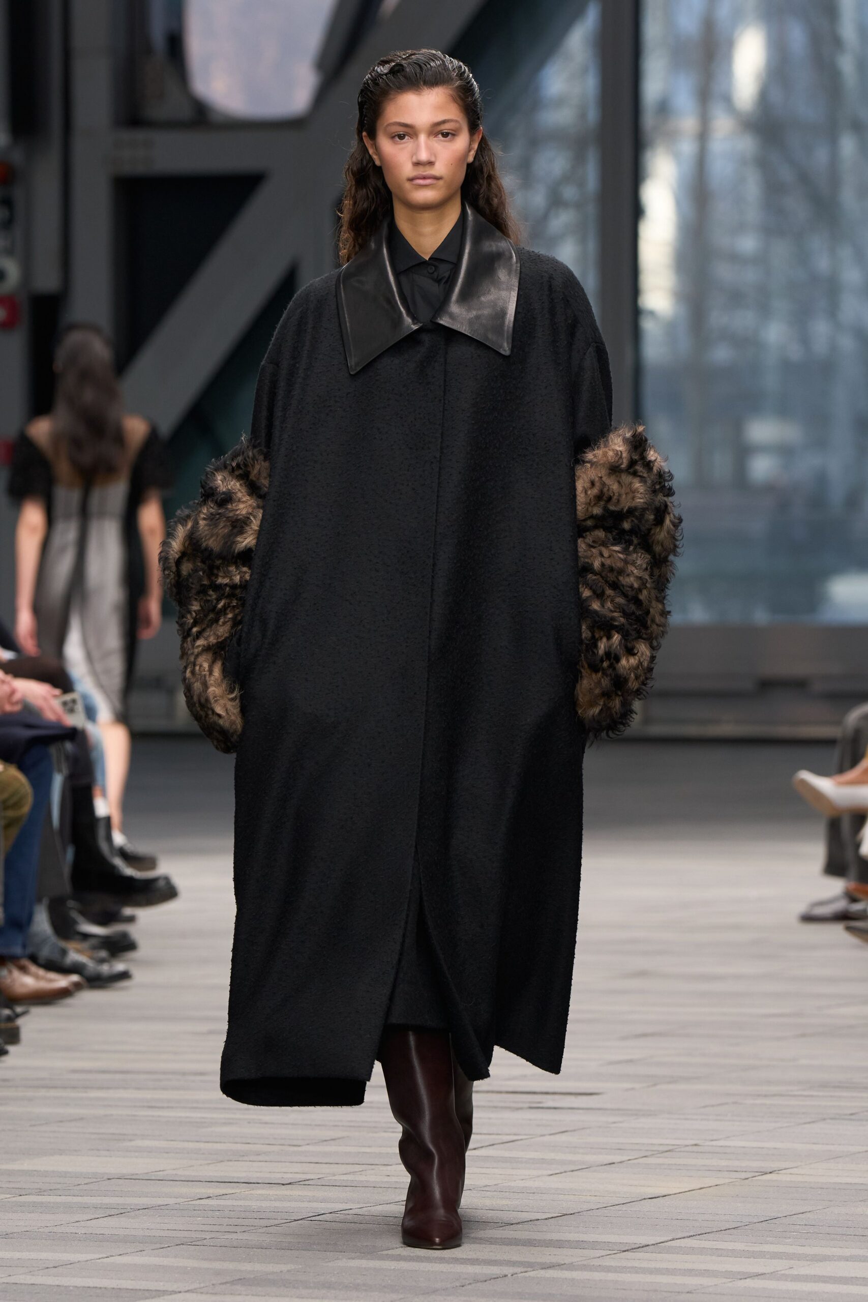 black wool long-sleeve collared relaxed layered coat
