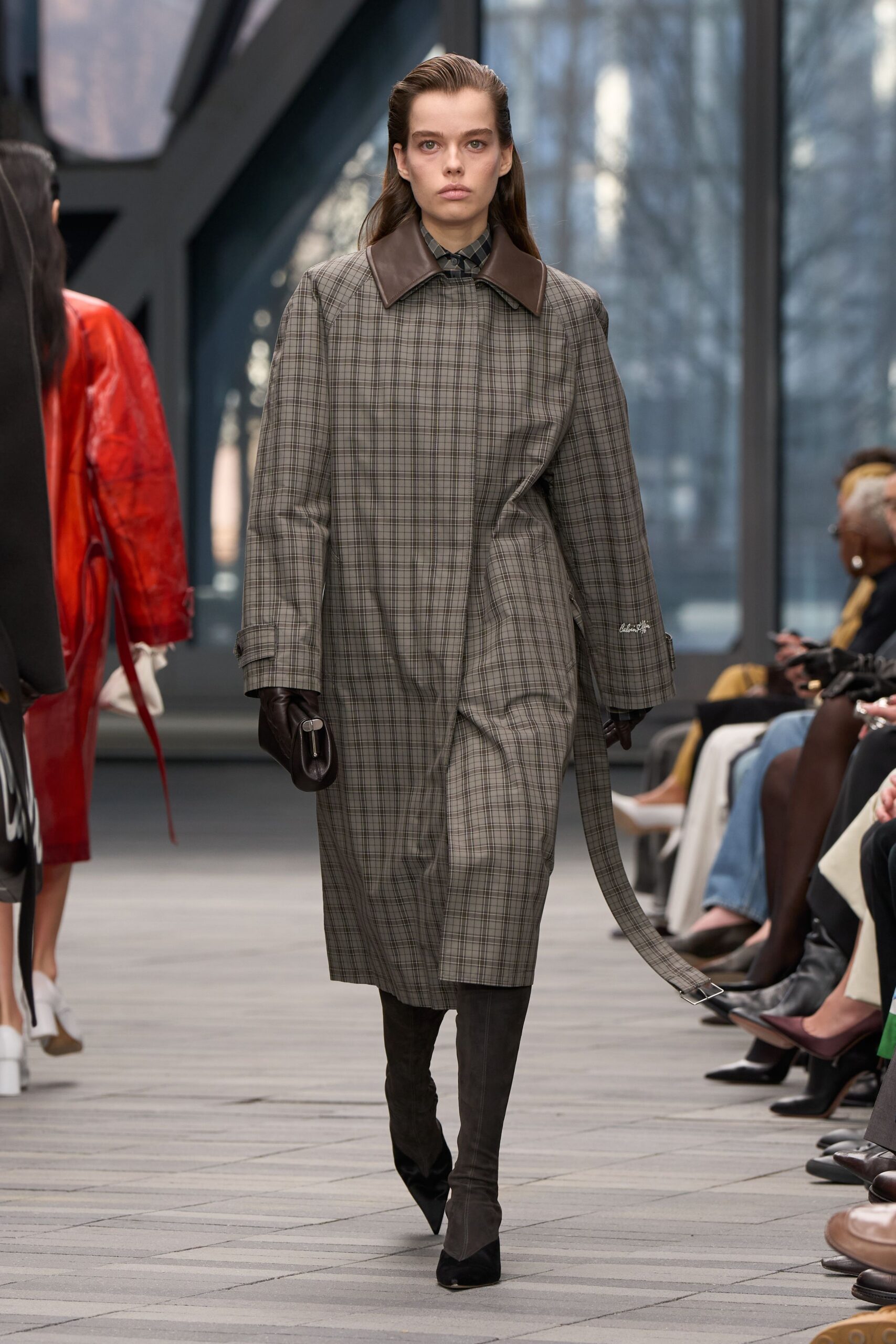 brown wool long-sleeve collared fitted checked coat