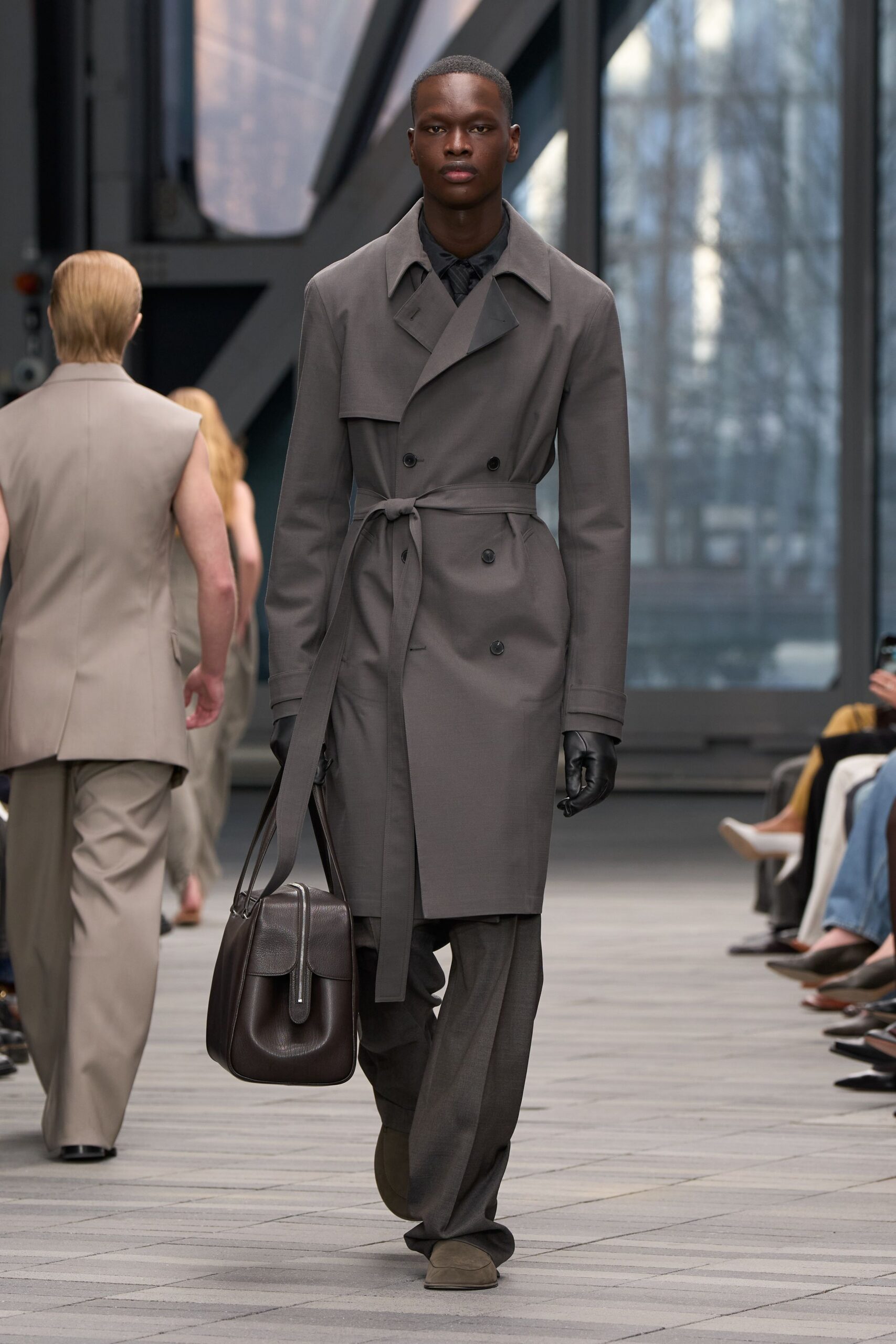 gray cotton long-sleeve collared tailored belted trench