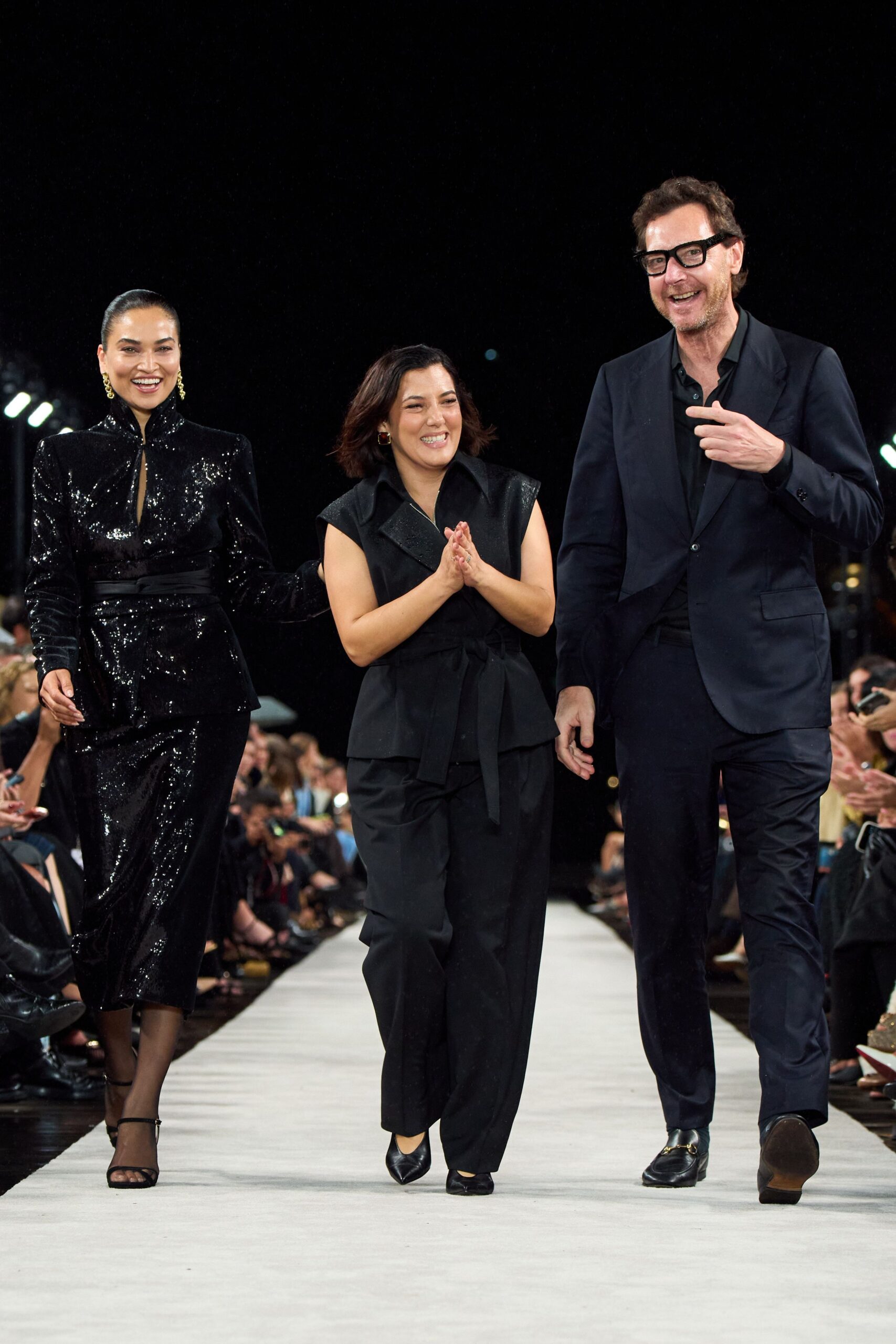 black wool long-sleeve collared tailored suit