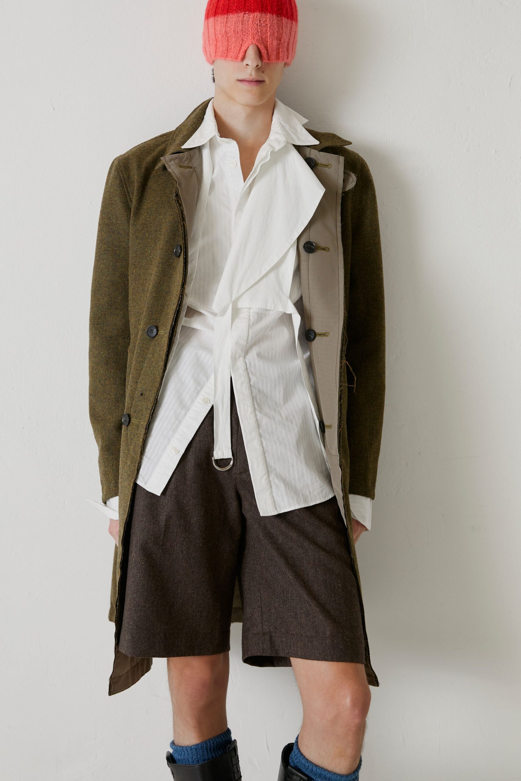 green wool long-sleeve collared relaxed buttoned coat